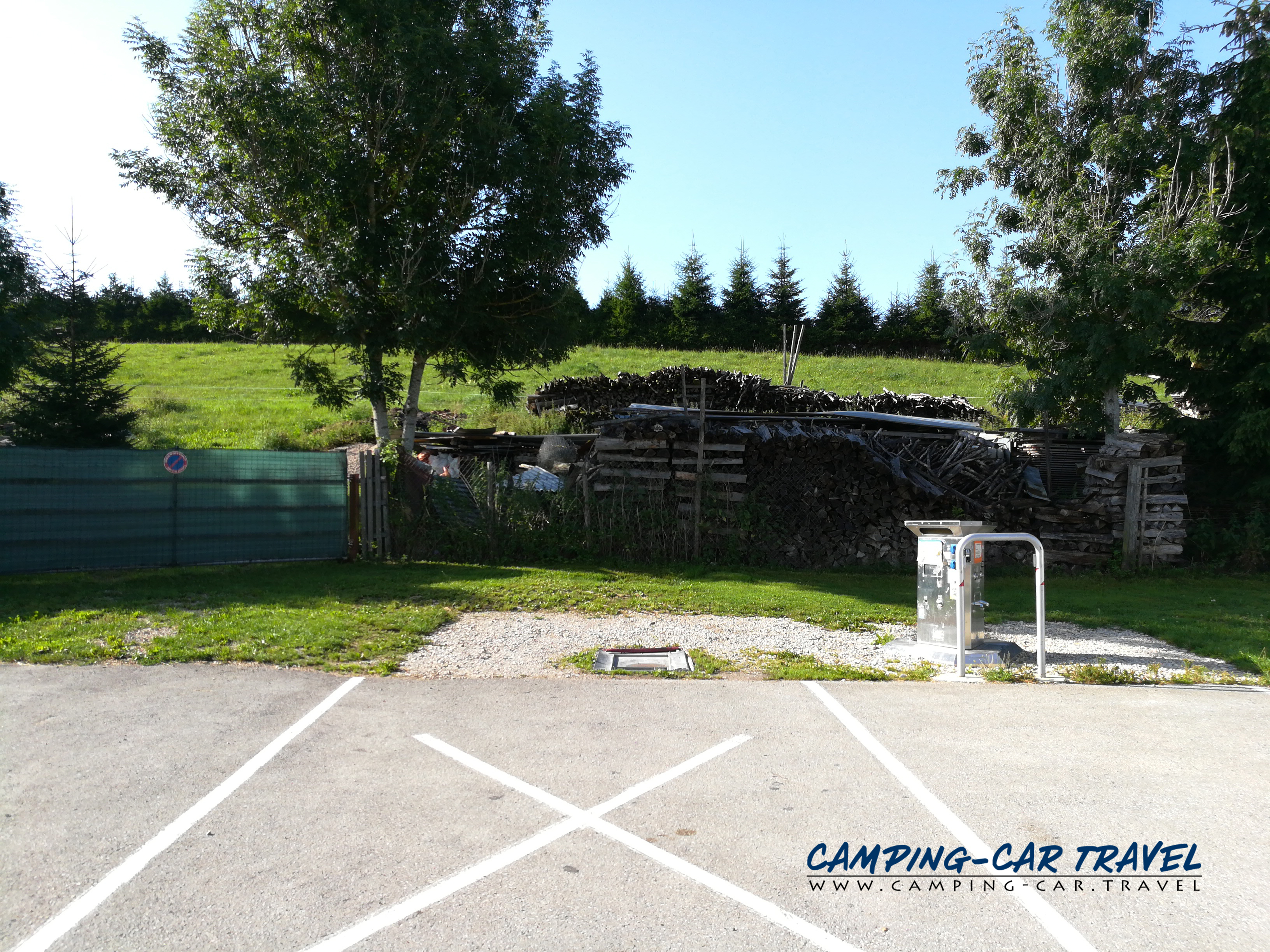 aire services camping car Labergement-Sainte-Marie Lac de Remoray Doubs