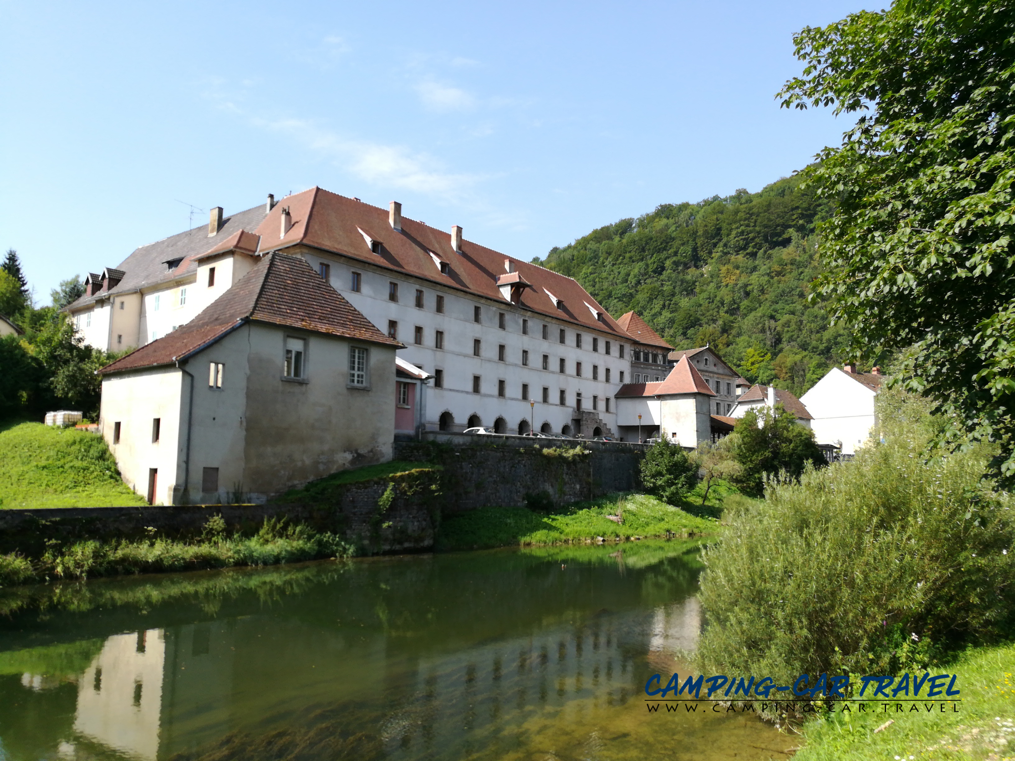 aire services camping car Saint-Hippolyte Doubs