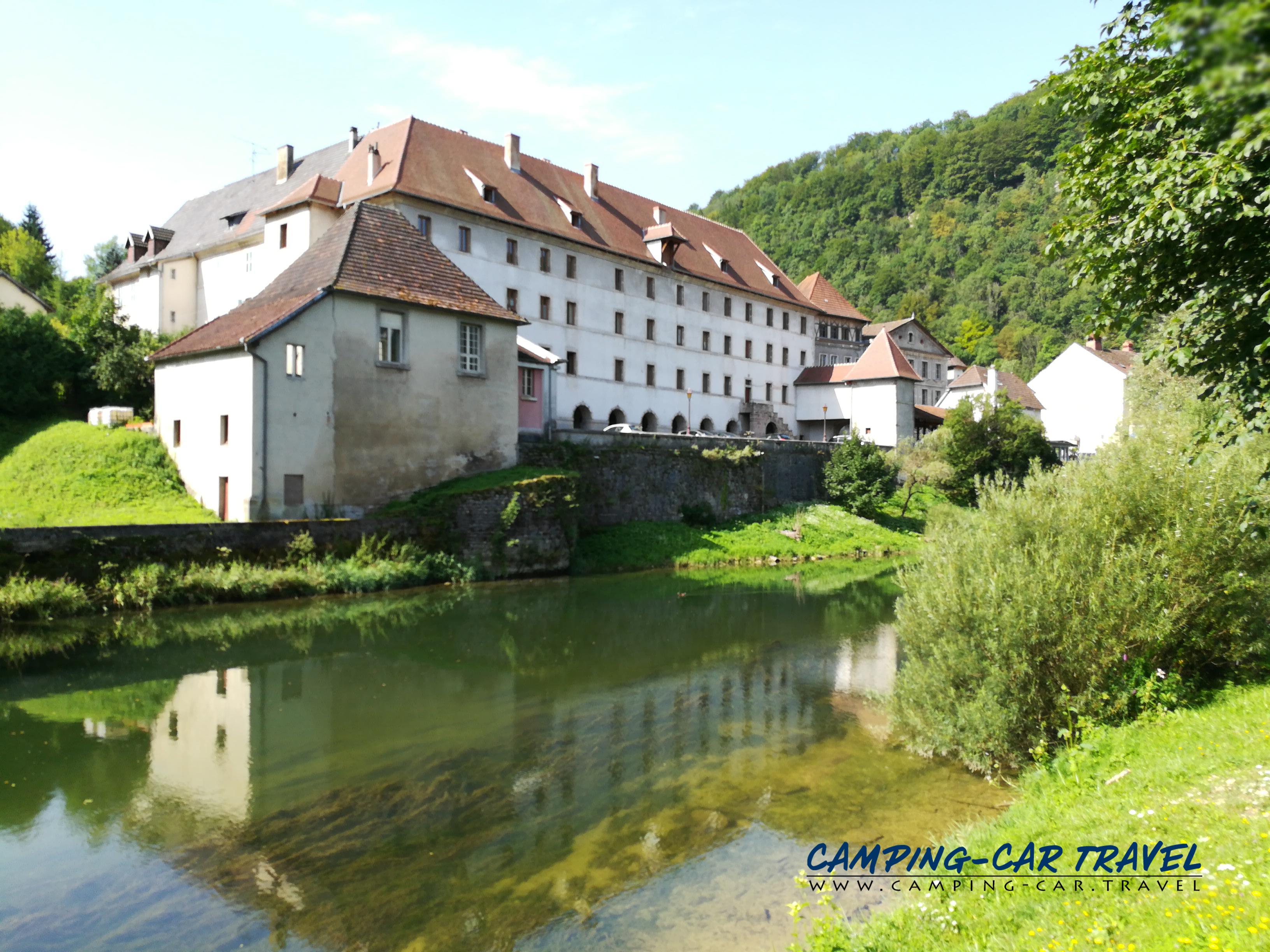 aire services camping car Saint-Hippolyte Doubs