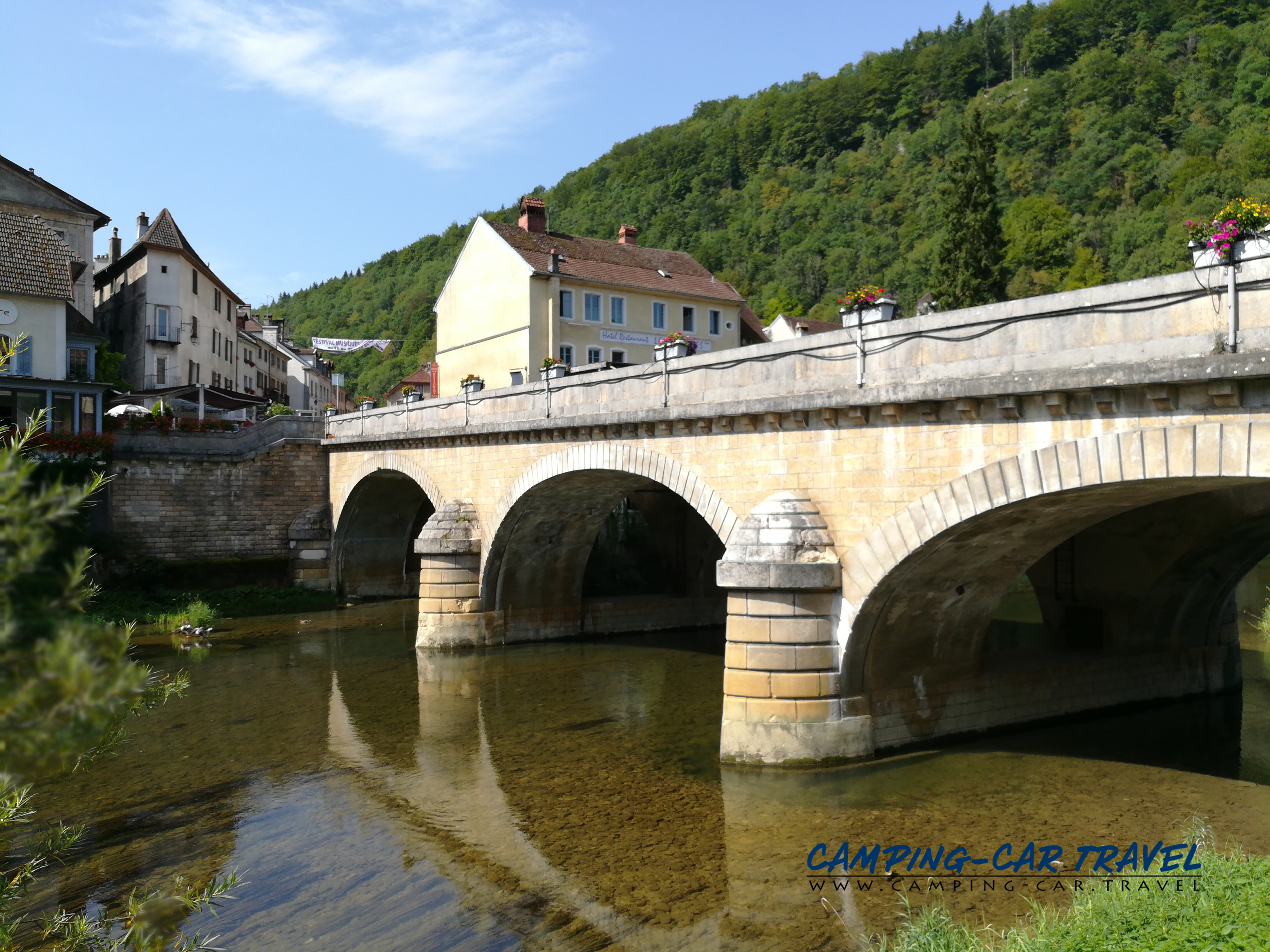 aire services camping car Saint-Hippolyte Doubs