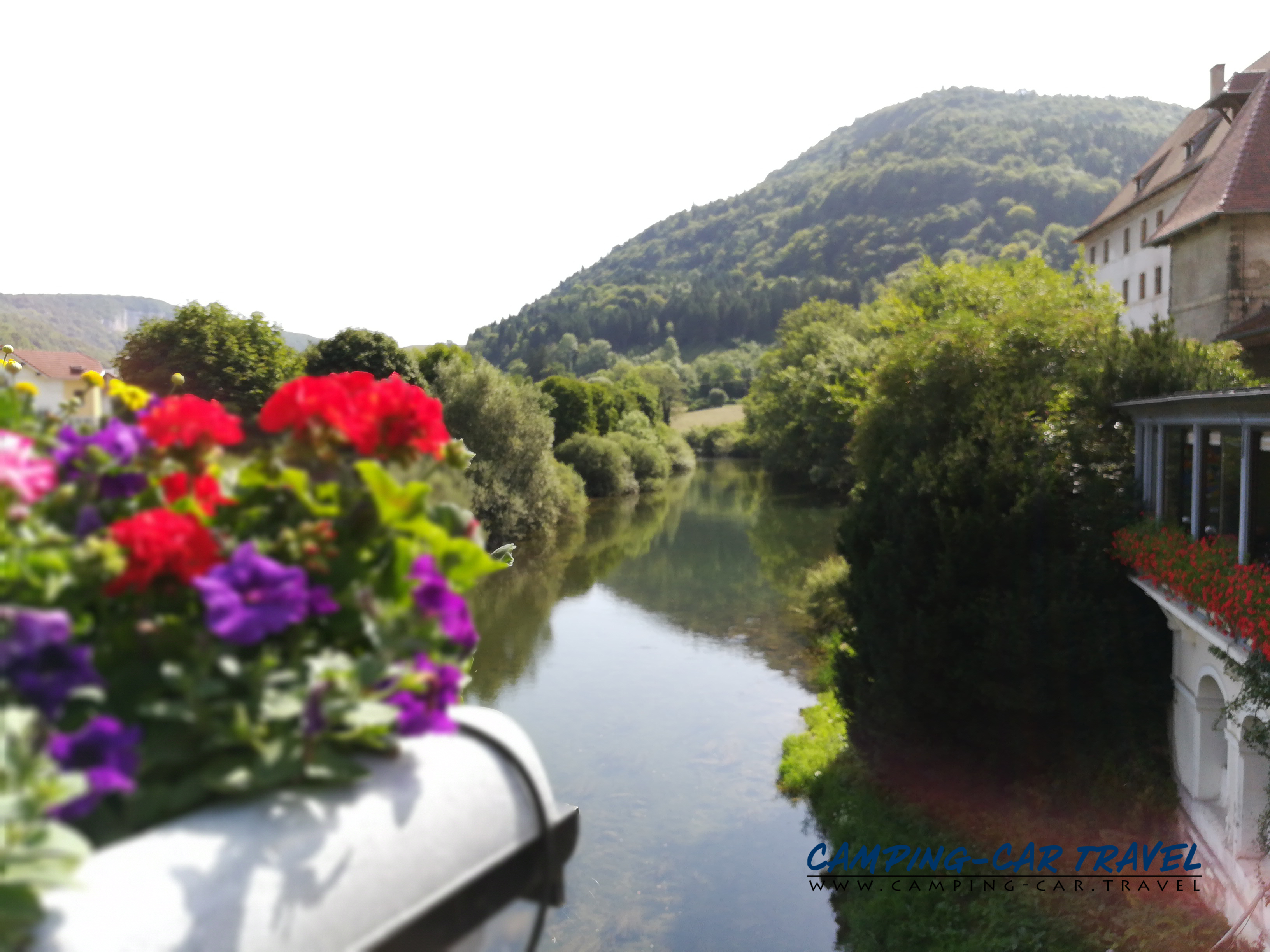 aire services camping car Saint-Hippolyte Doubs