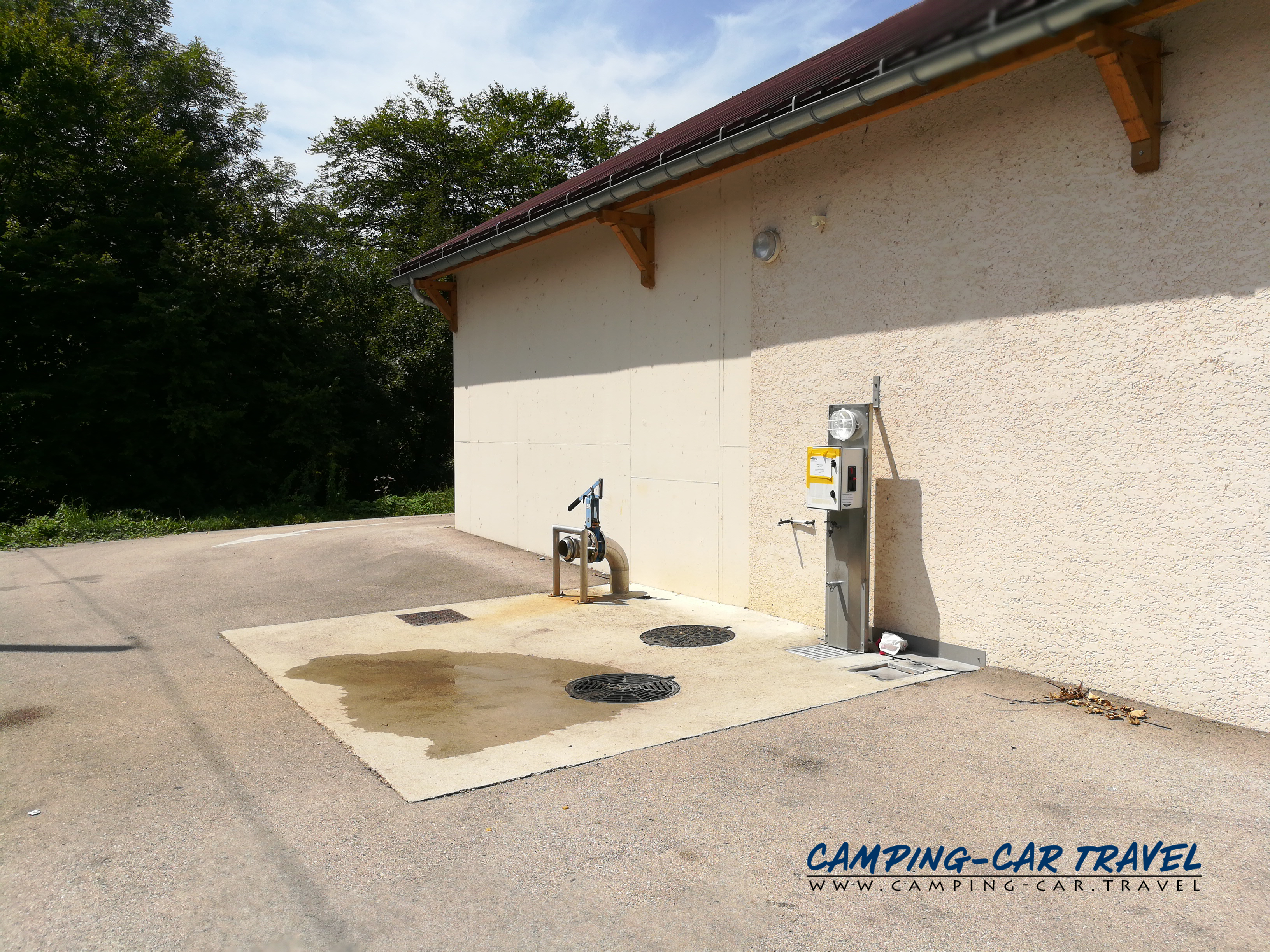 aire services camping car Saint-Hippolyte Doubs