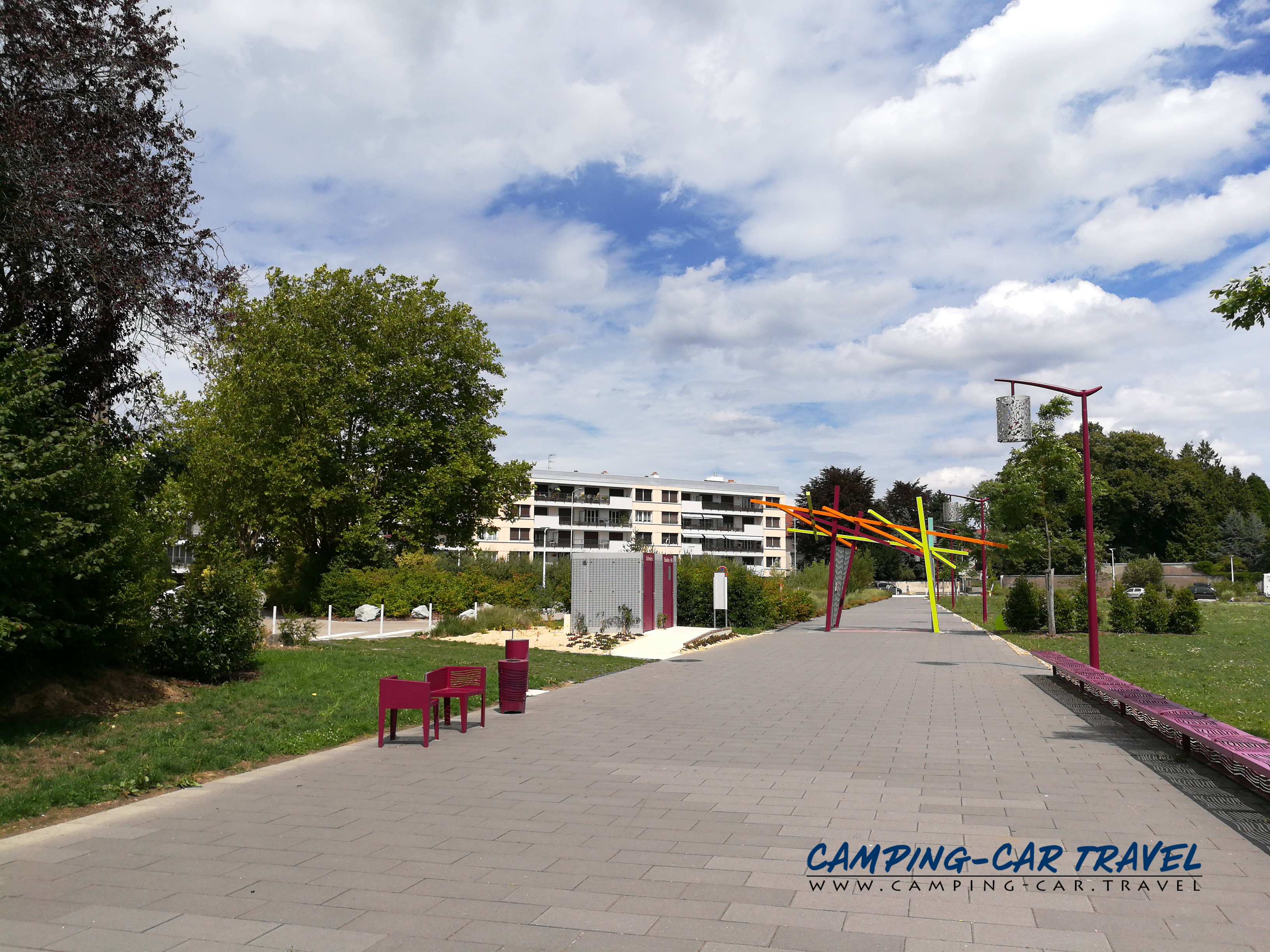 stationnement gratuit camping car Montbéliard Doubs