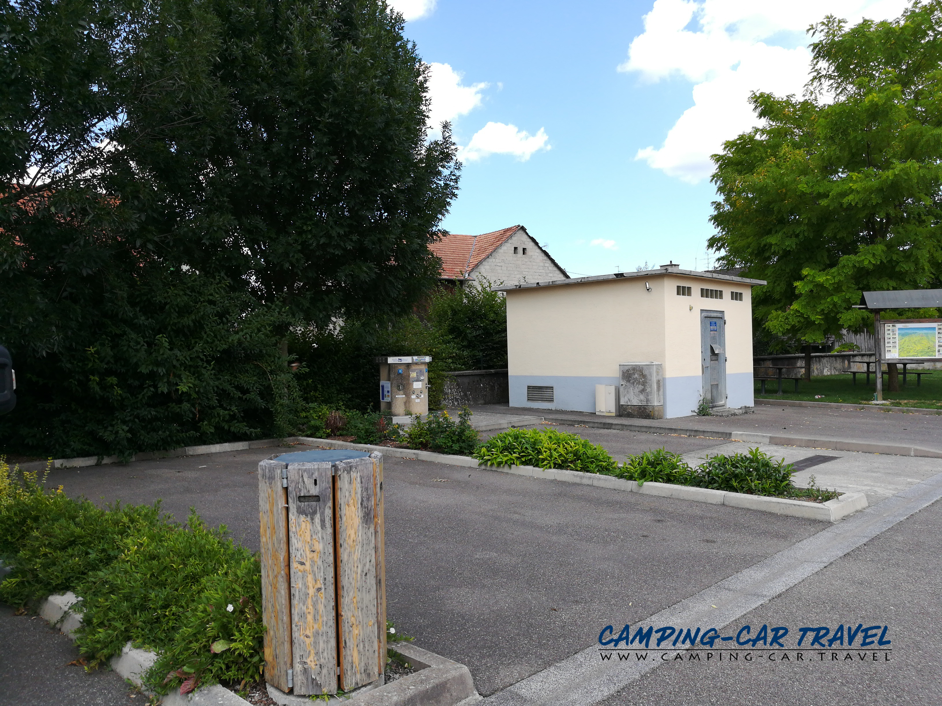 aire services camping car Oltingue Haut-Rhin