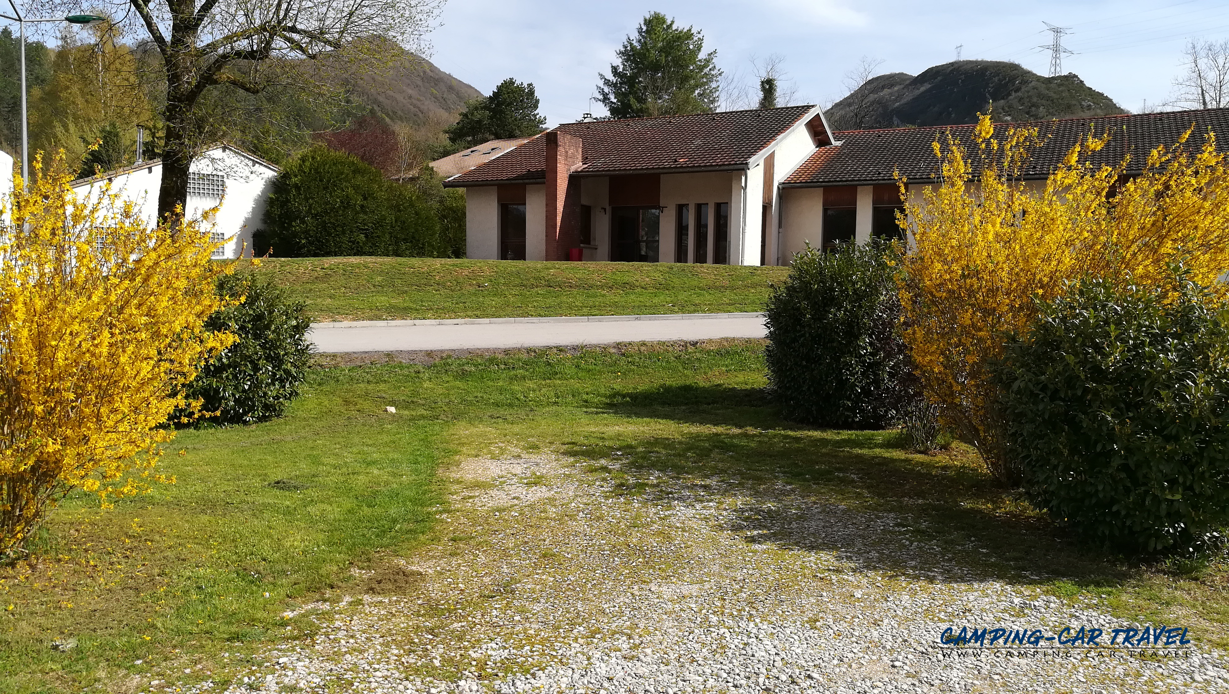 aire services camping car Thoirette Jura