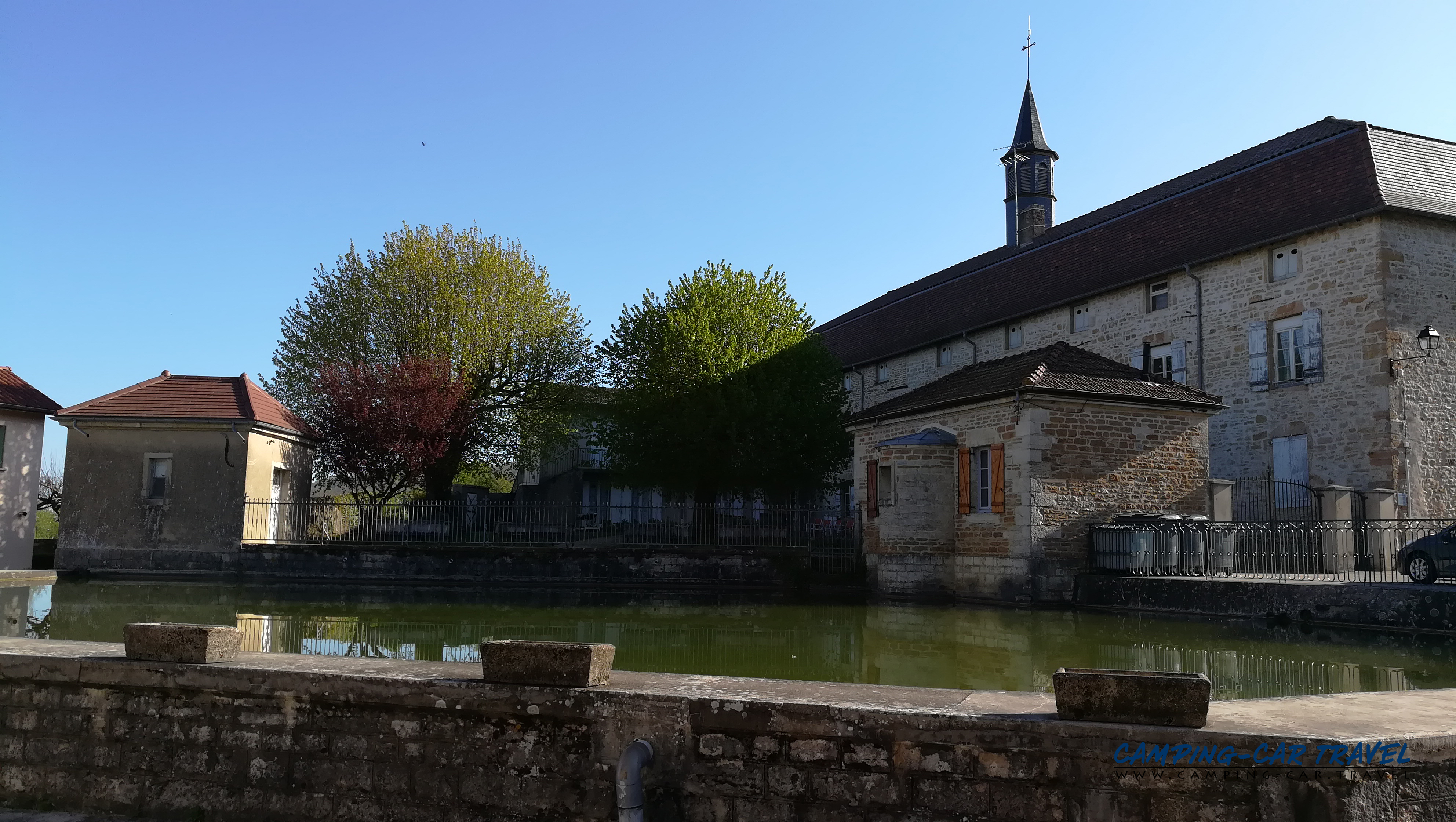 aire services camping car Cuiseaux Saône-et-Loire