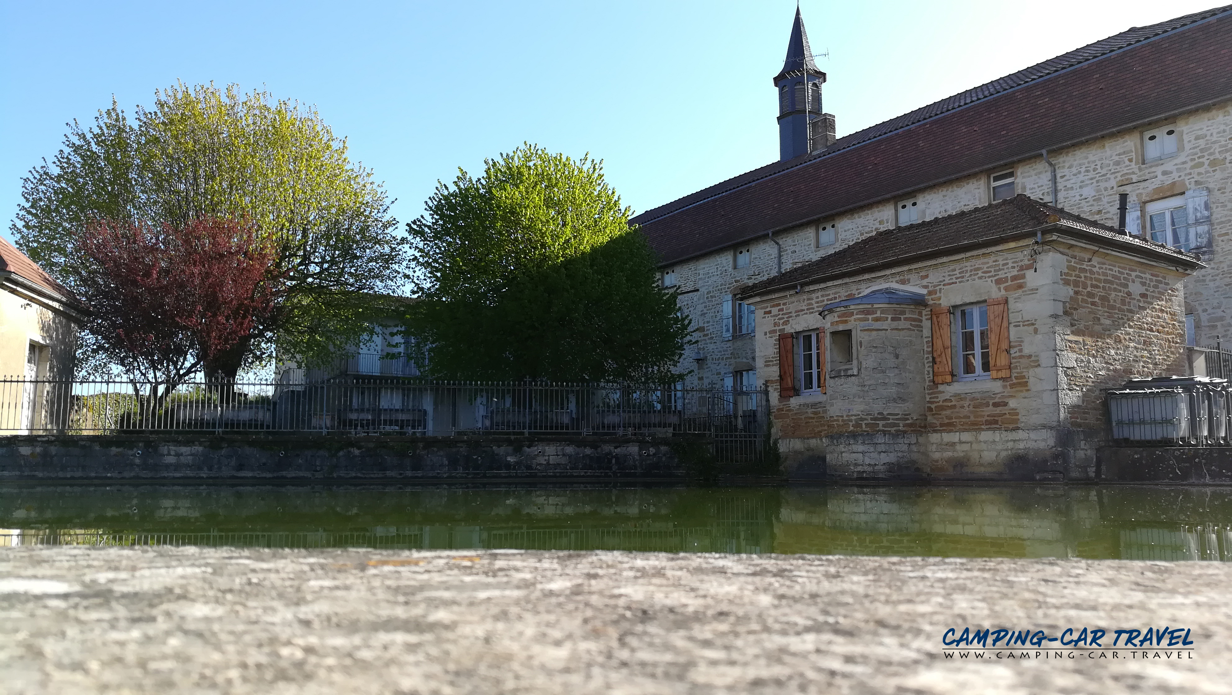 aire services camping car Cuiseaux Saône-et-Loire