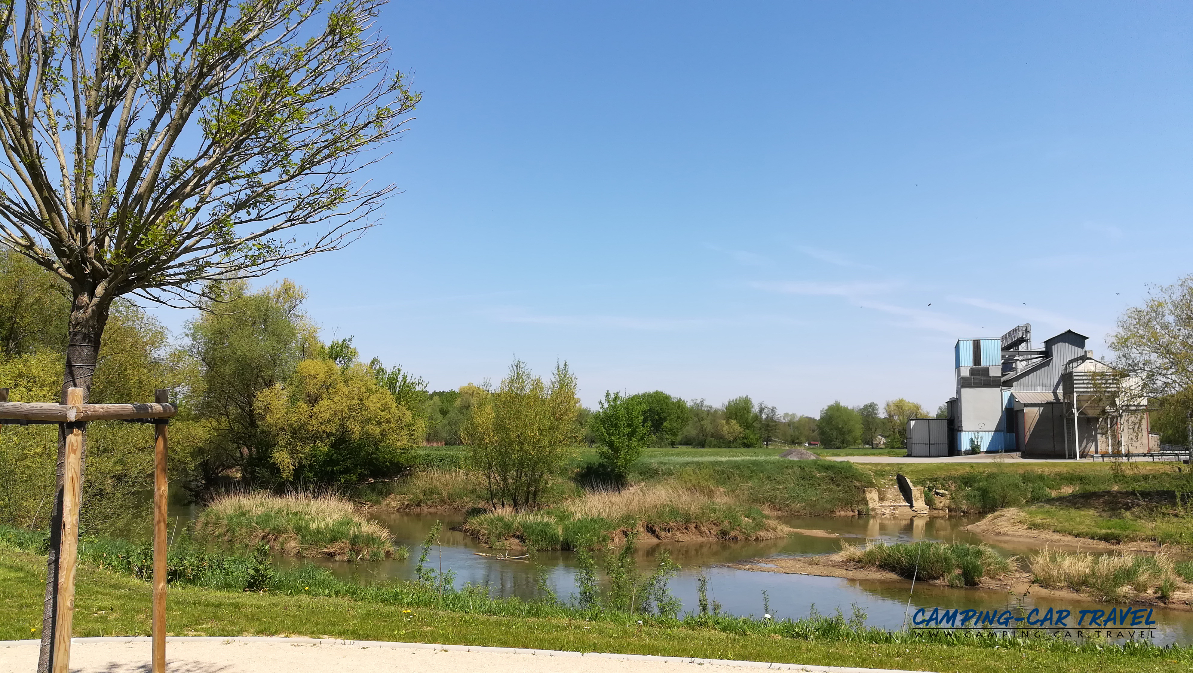 aire services camping car Sainte-Croix-en-Bresse Saône-et-Loire