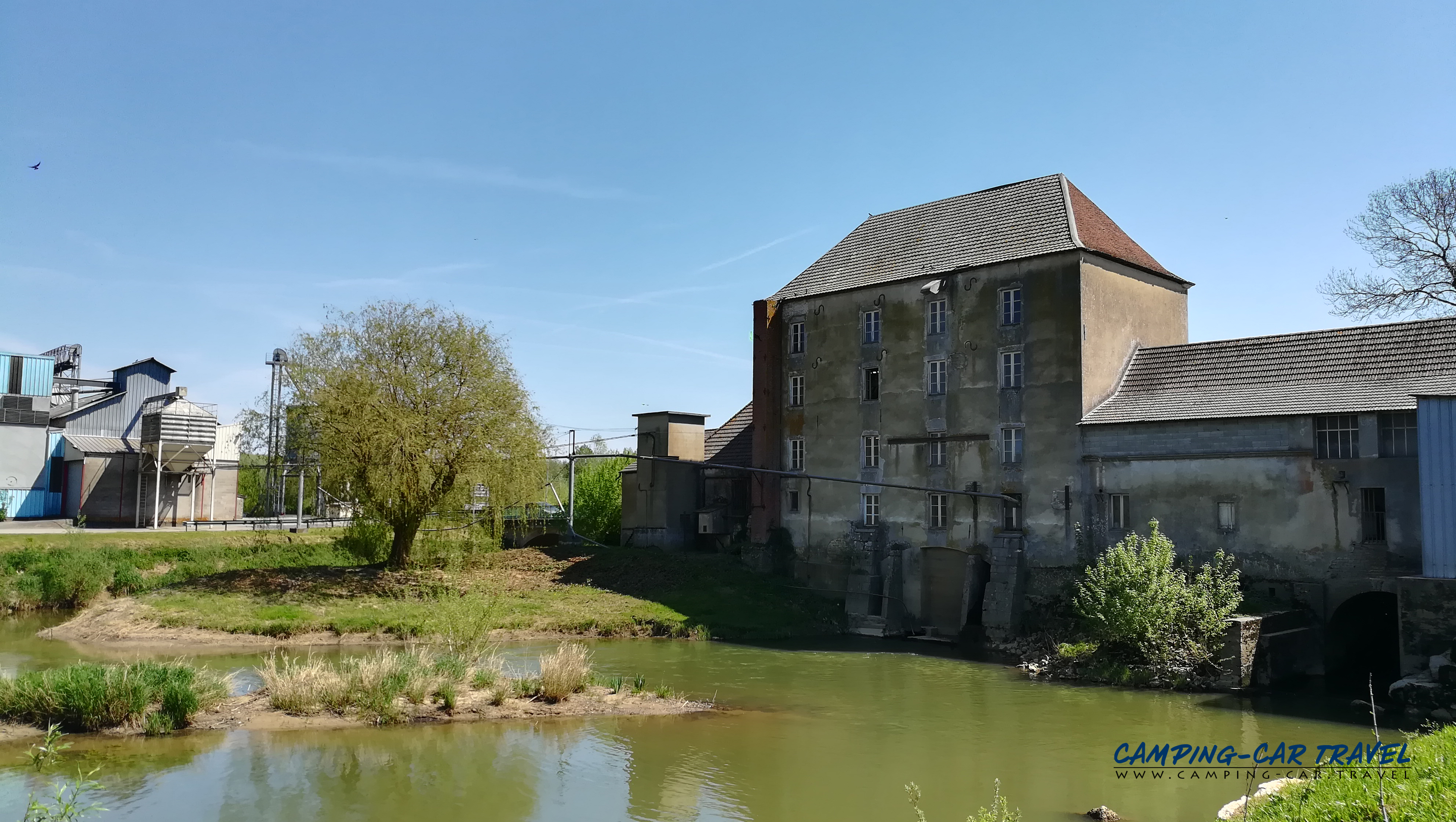 aire services camping car Sainte-Croix-en-Bresse Saône-et-Loire