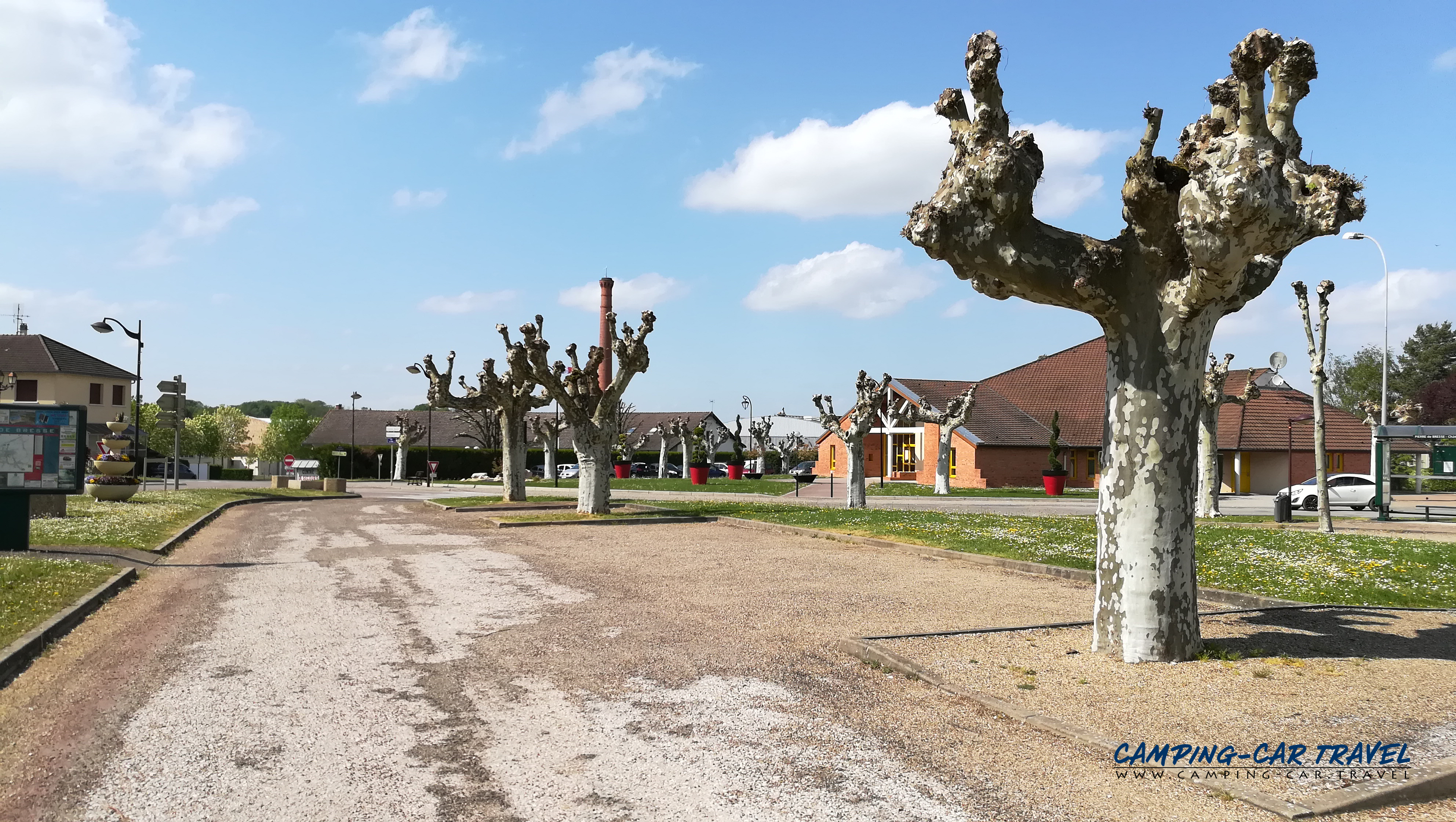 aire services camping car Pierre-de-Bresse Saône-et-Loire