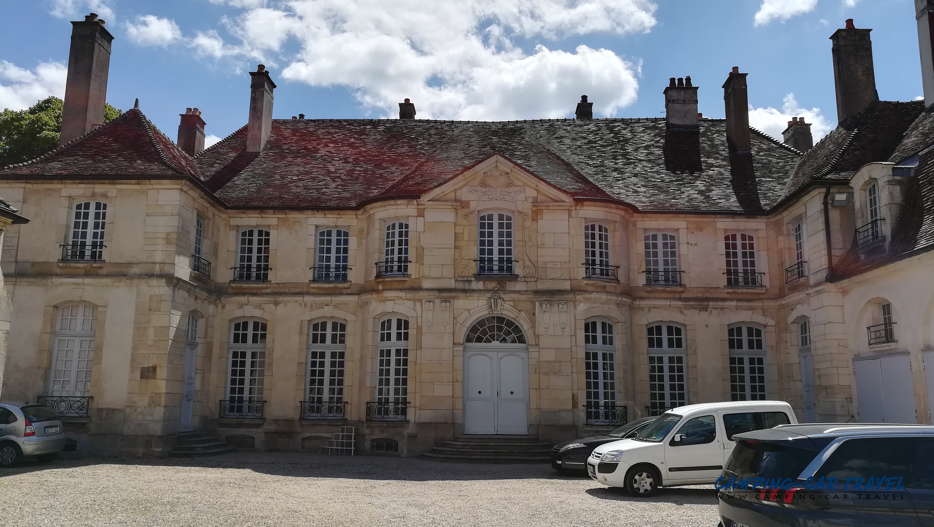 aire services camping car Semur-en-Auxois Côte-d'Or