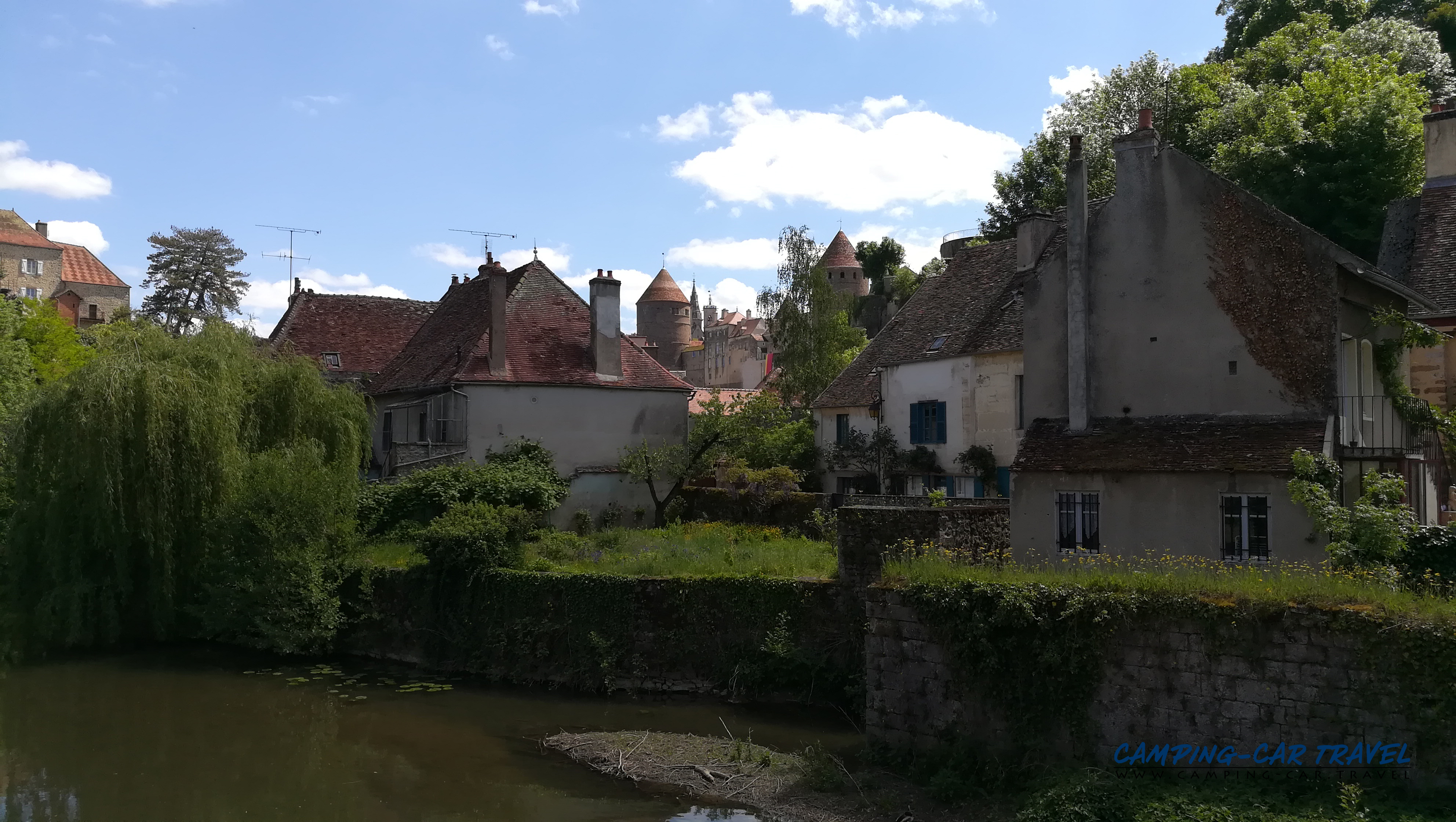 aire services camping car Semur-en-Auxois Côte-d'Or