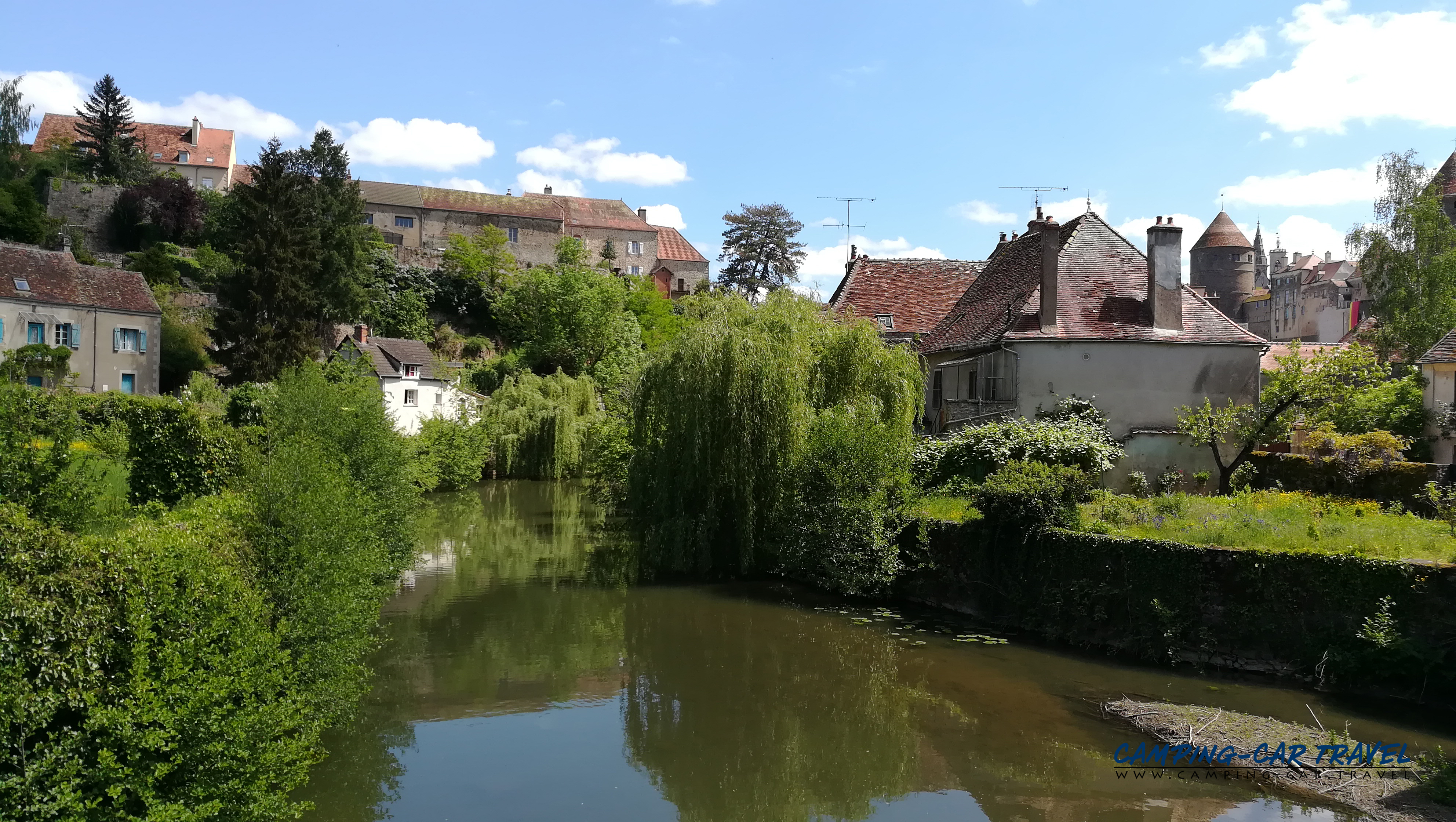 aire services camping car Semur-en-Auxois Côte-d'Or