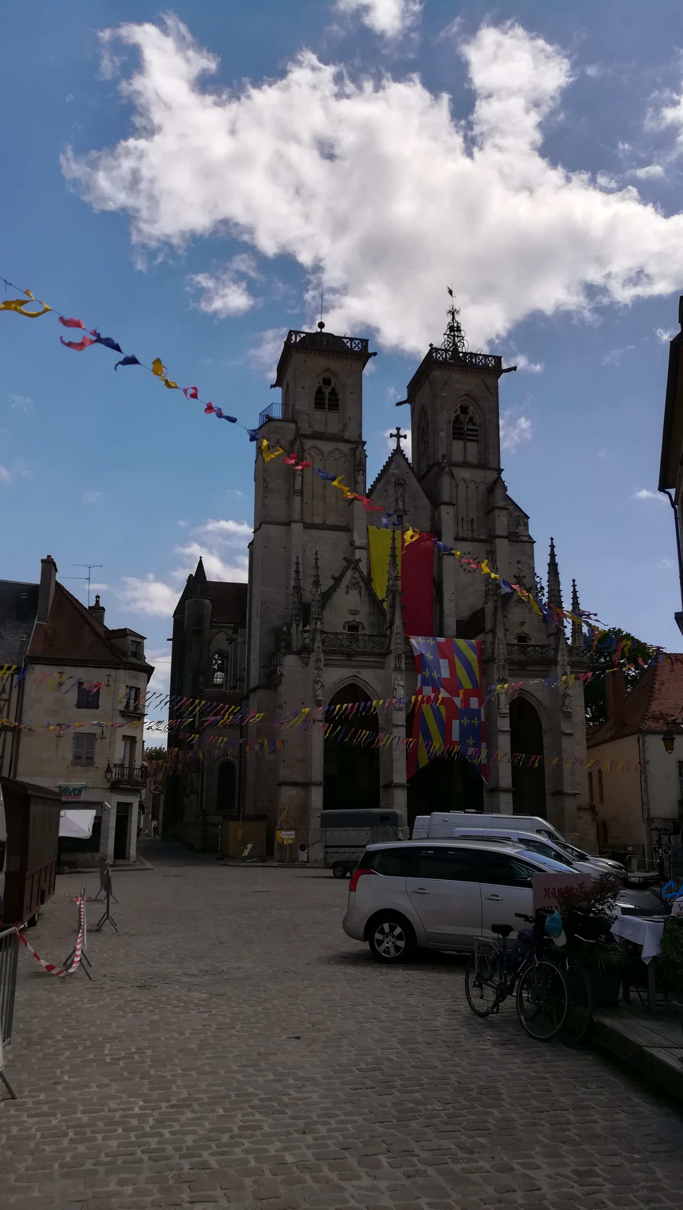 aire services camping car Semur-en-Auxois Côte-d'Or