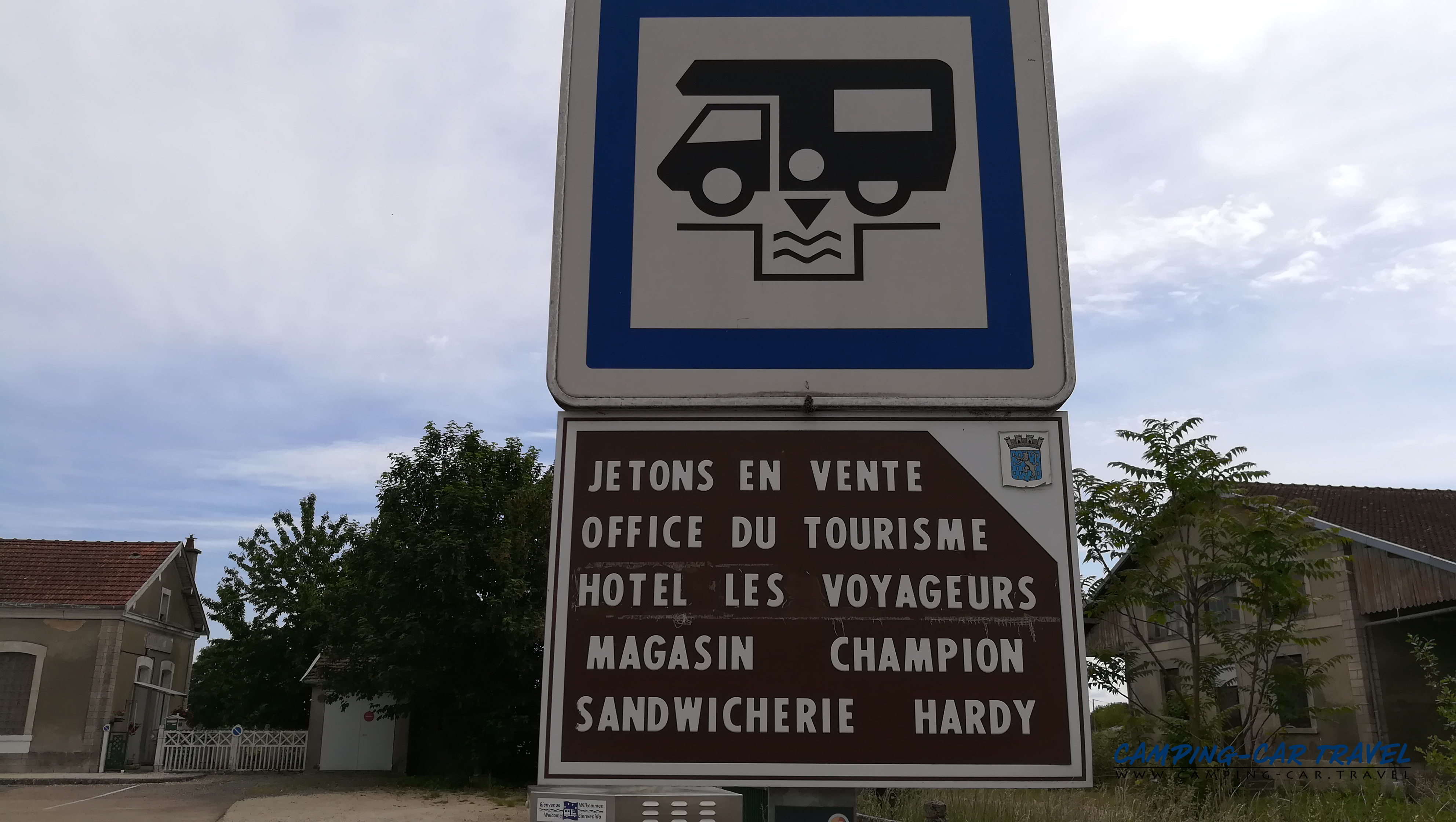 aire de services camping car Brienne-le-Château Aube