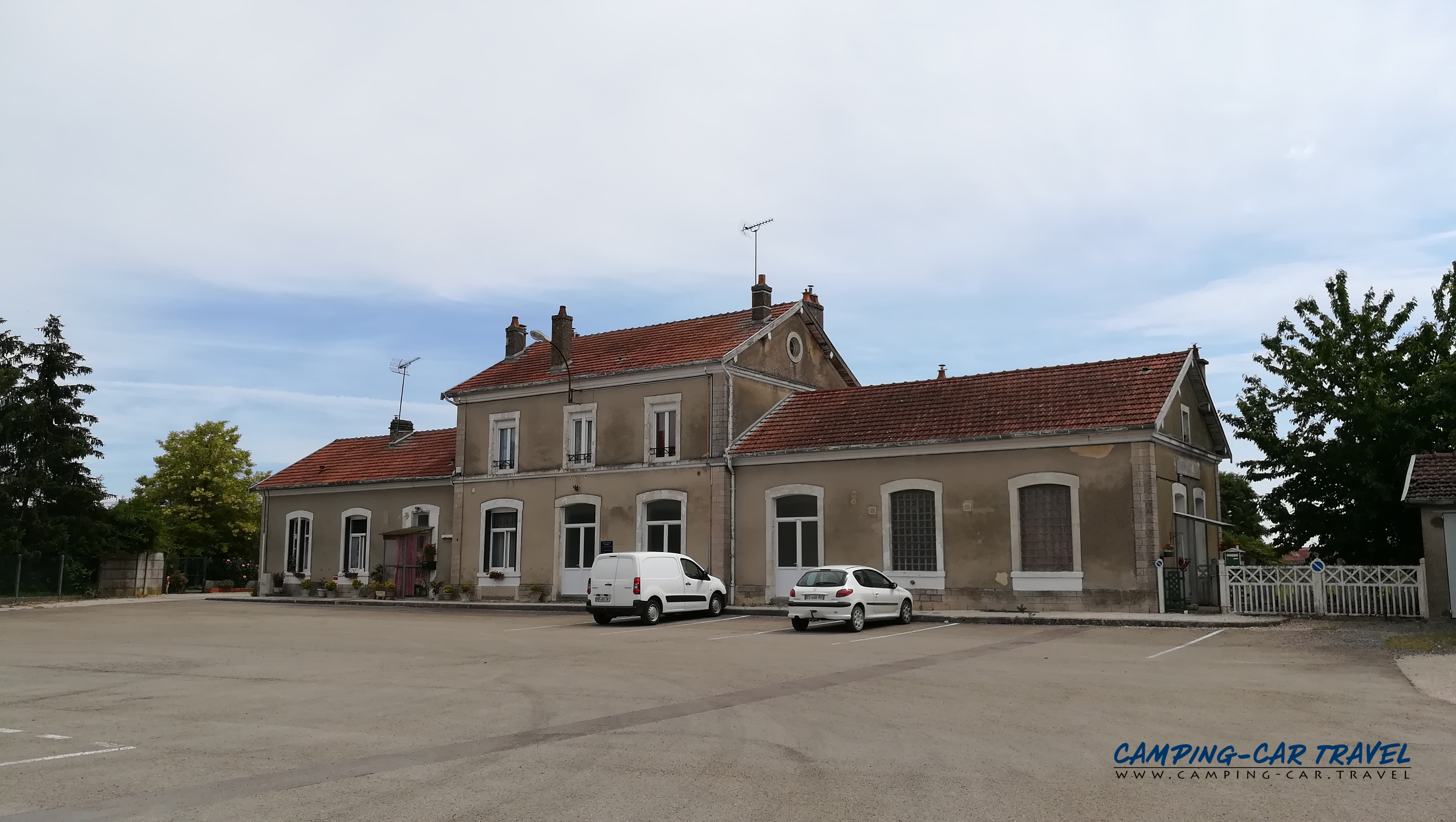 aire de services camping car Brienne-le-Château Aube