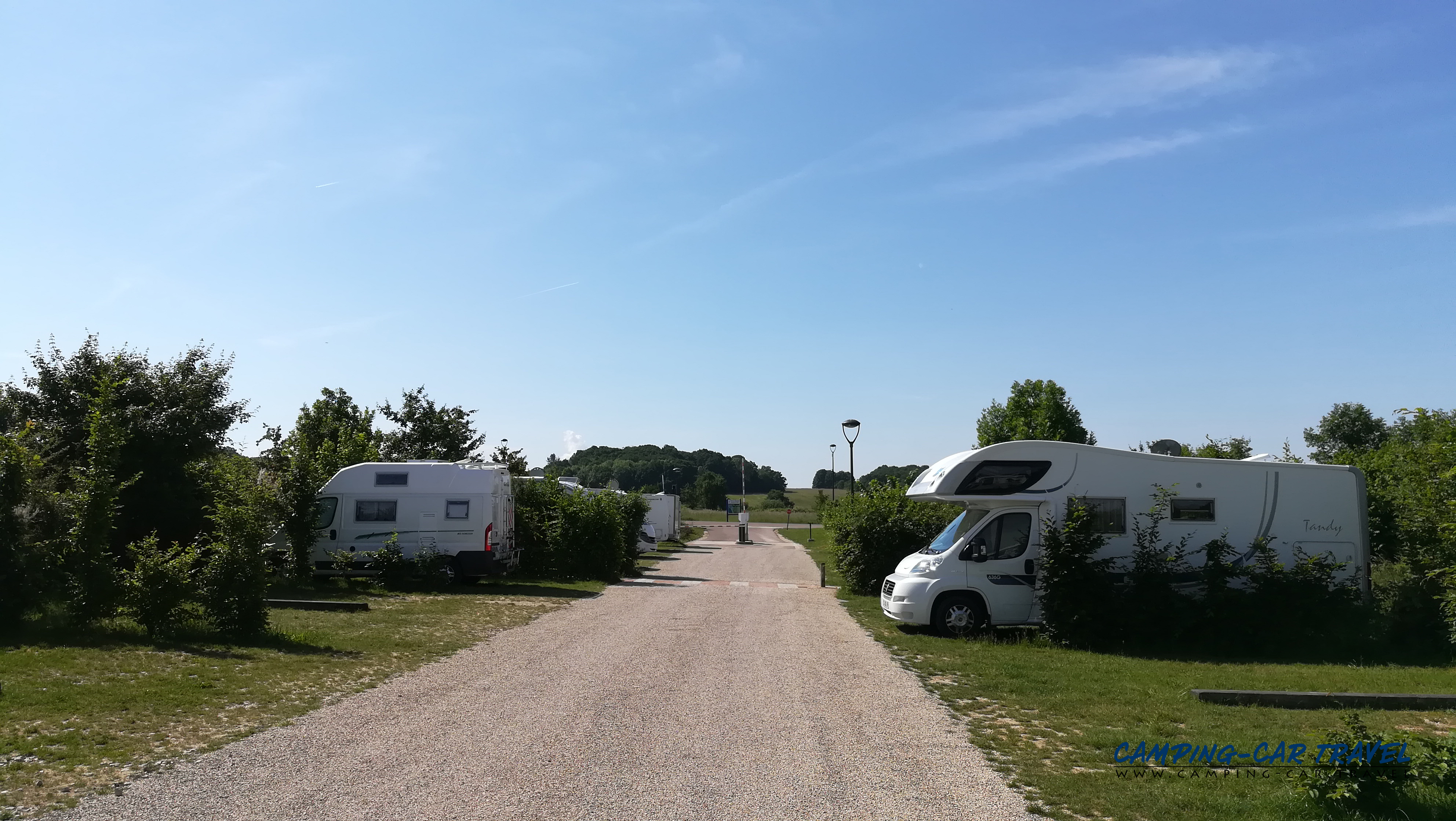 aire services camping car Giffaumont-Champaubert Marne lac du der