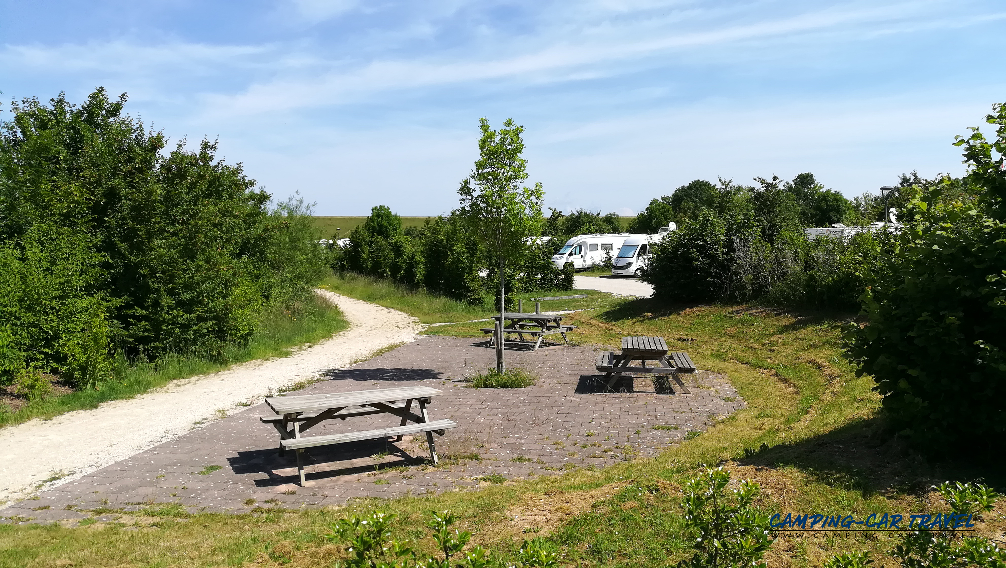 aire services camping car Giffaumont-Champaubert Marne lac du der