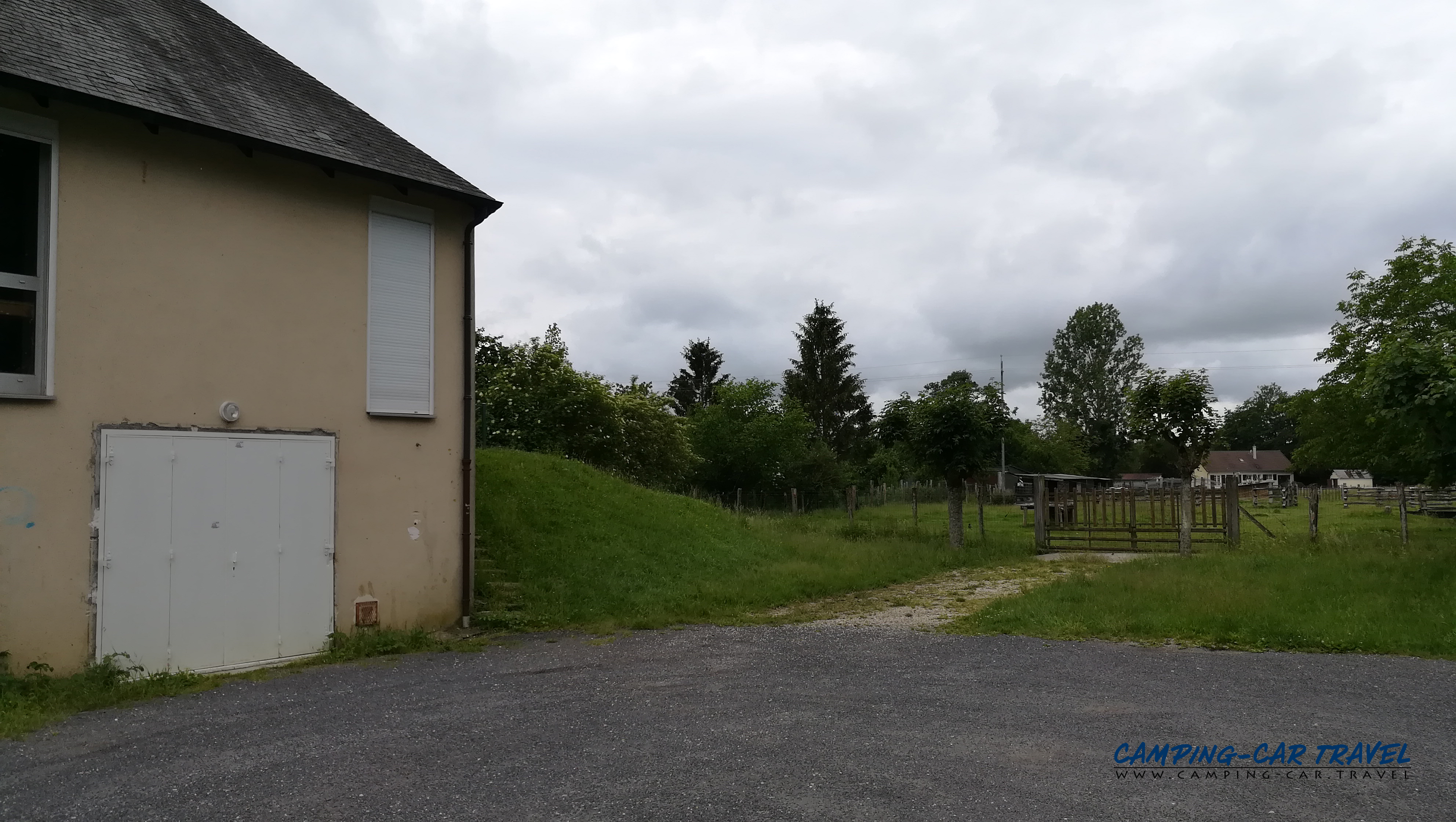 aire de services camping car Esternay Marne