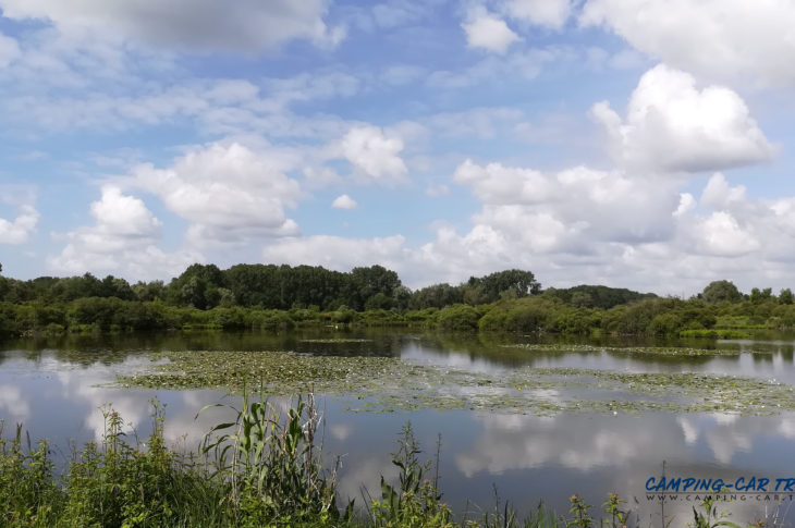 stationnement gratuit étang Saint-Ladre à Boves dans la Somme