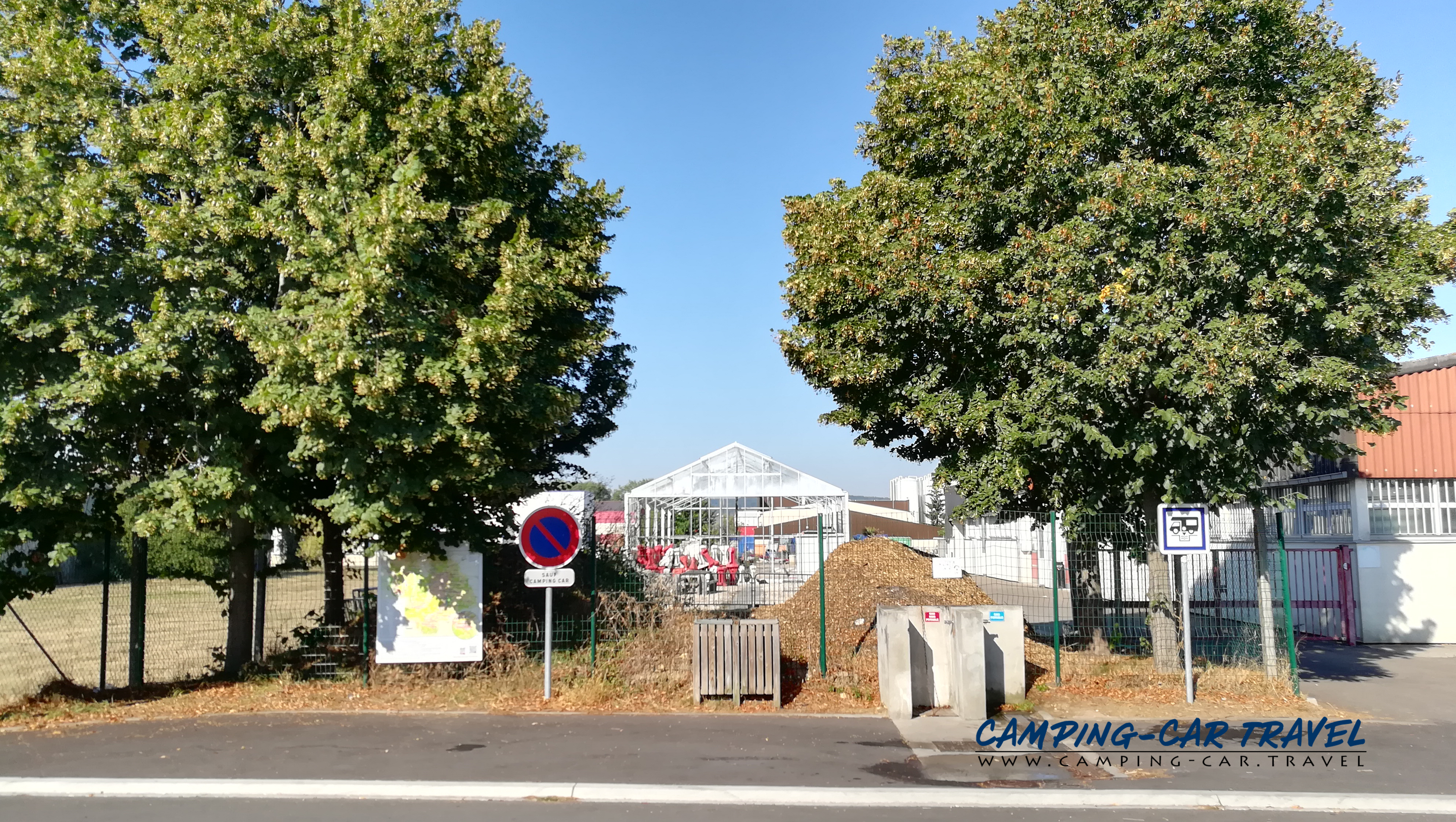 aire services camping car Saint-Pierre-lès-Elbeuf Seine-Maritime Normandie