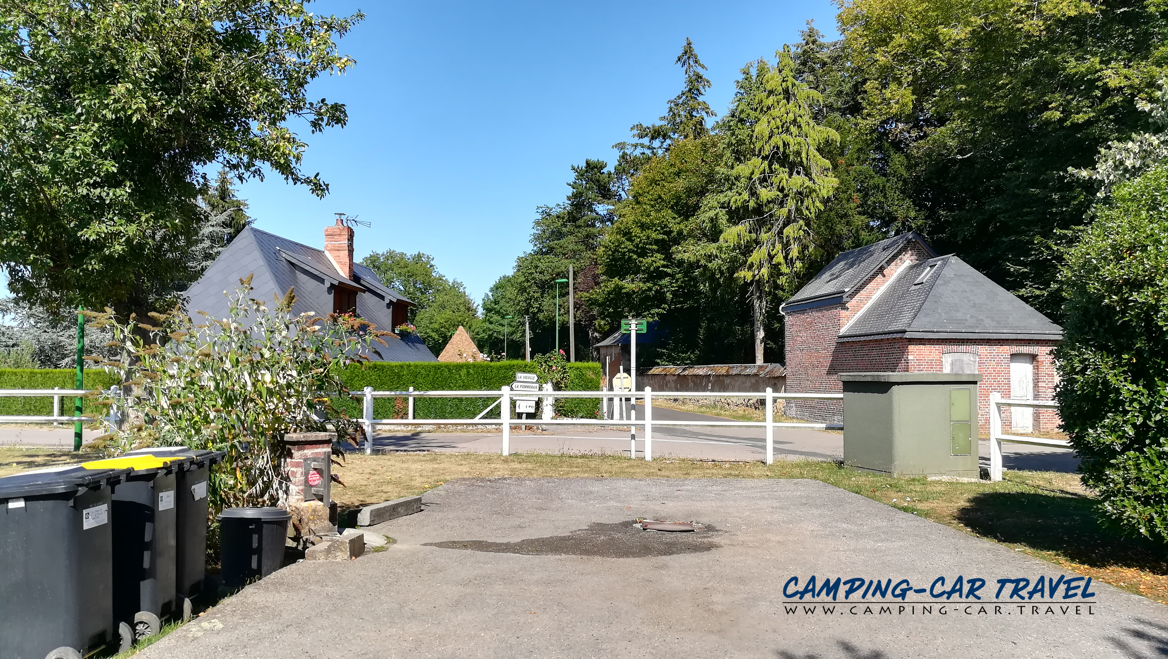 aire services camping car Campigny Eure Normandie