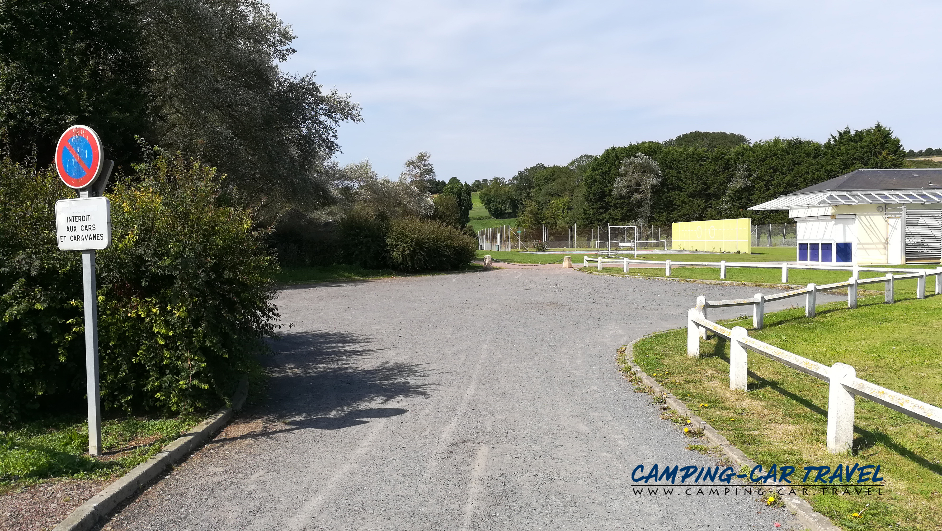 aire services camping cars Port-en-Bessin-Huppain Calvados Normandie