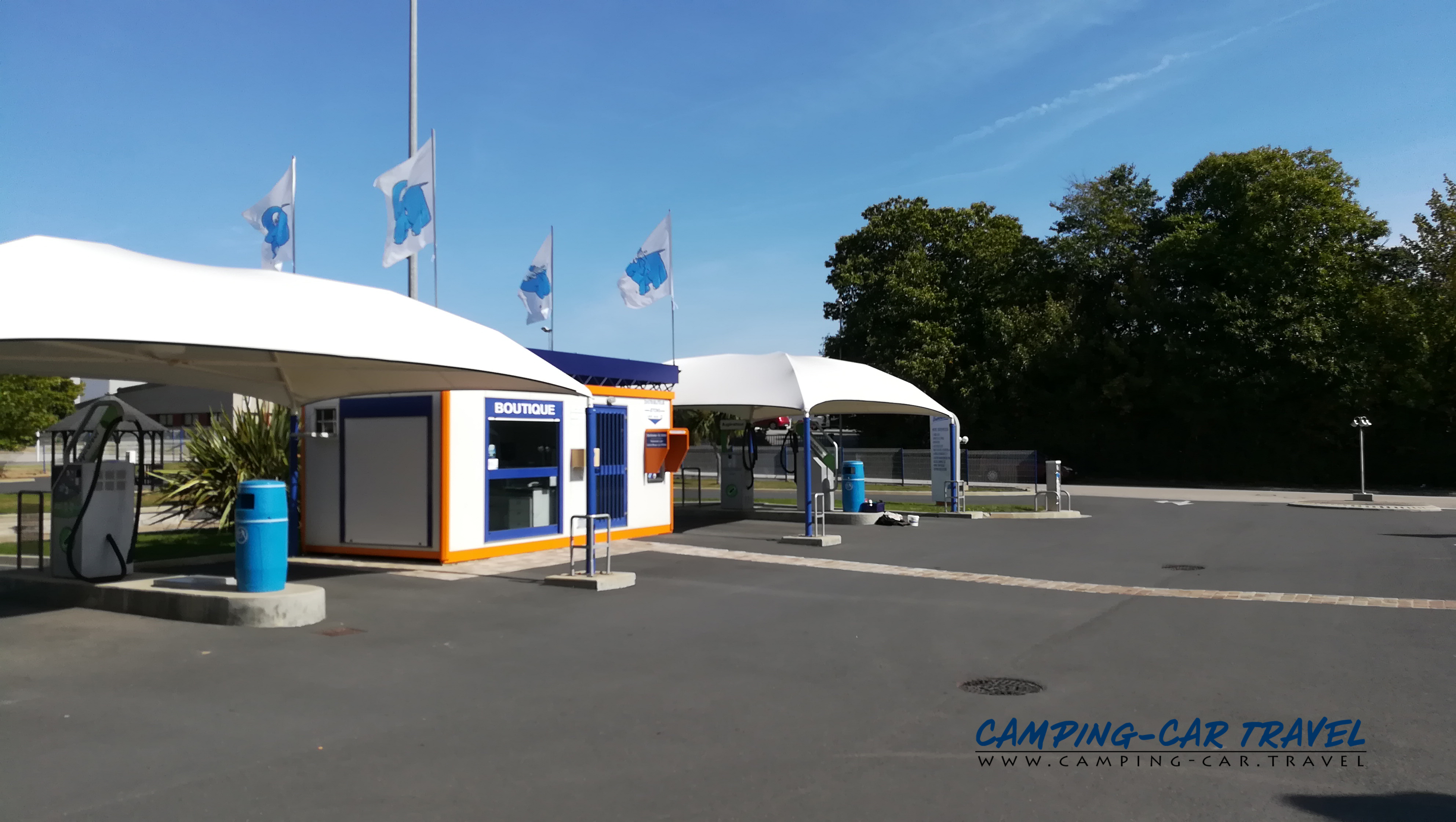 aire services camping car Valognes Manche Normandie