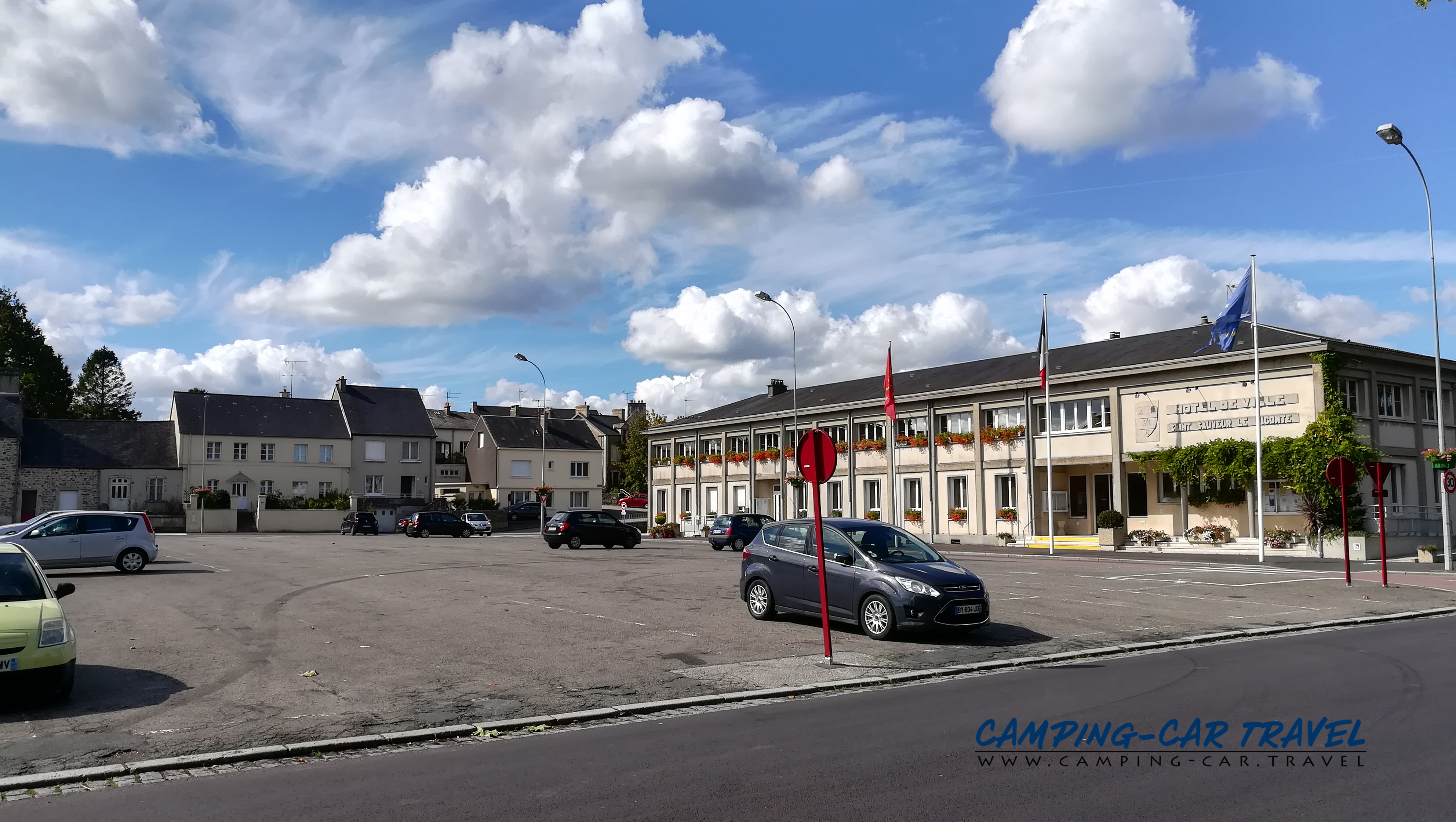 aire services camping car Saint-Sauveur-le-Vicomte Manche Normandie