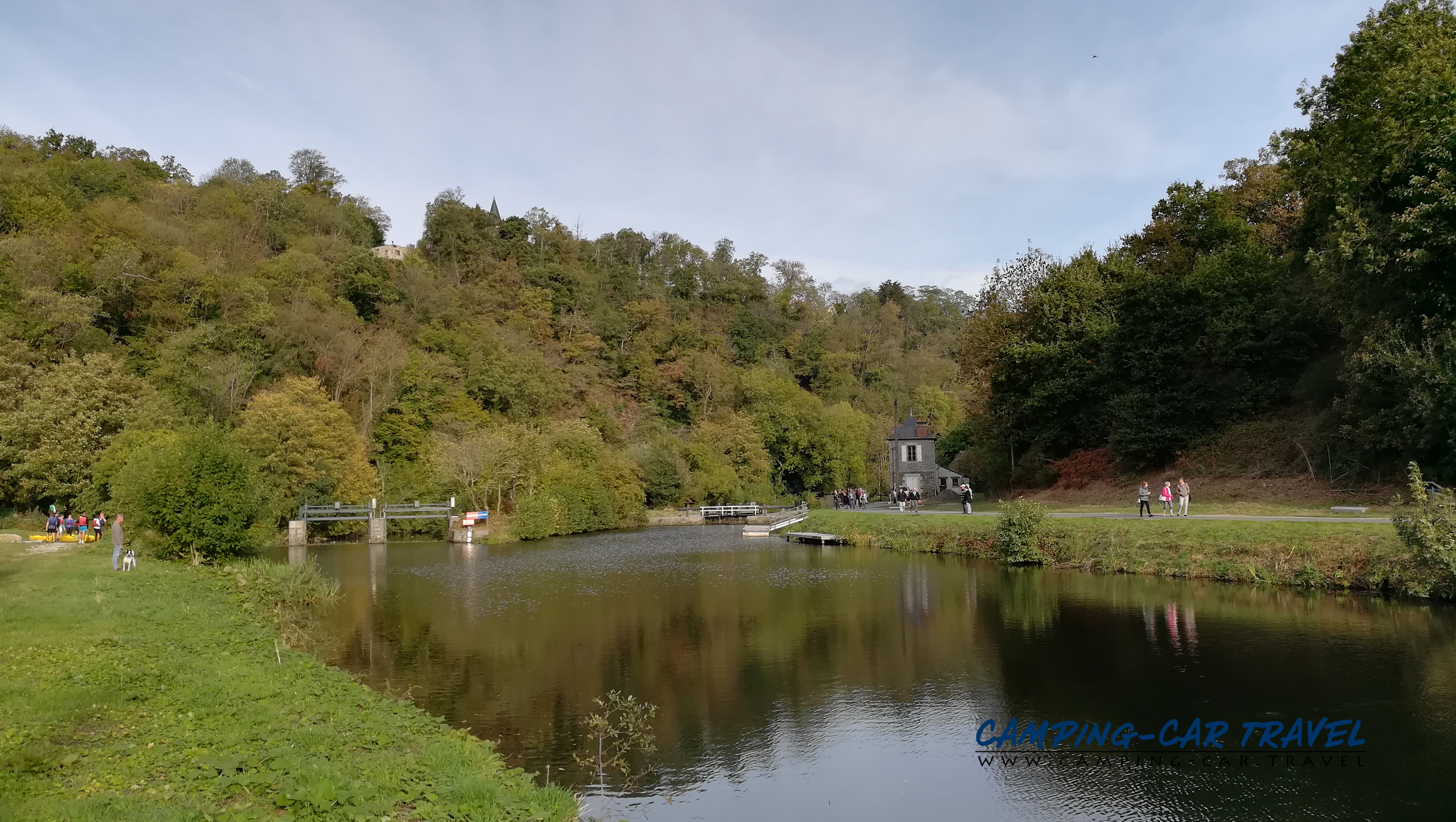 aire services camping car Léhon Dinan Côte-d'Armor Bretagne