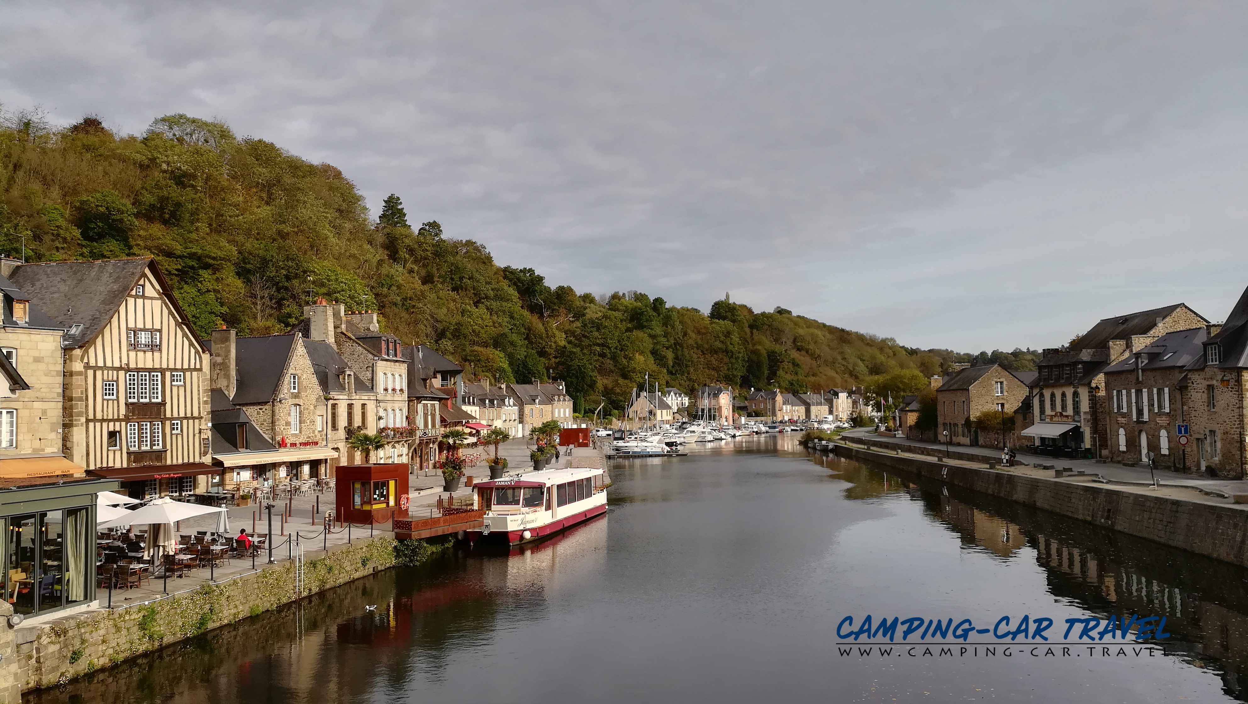 aire services camping car Léhon Dinan Côte-d'Armor Bretagne