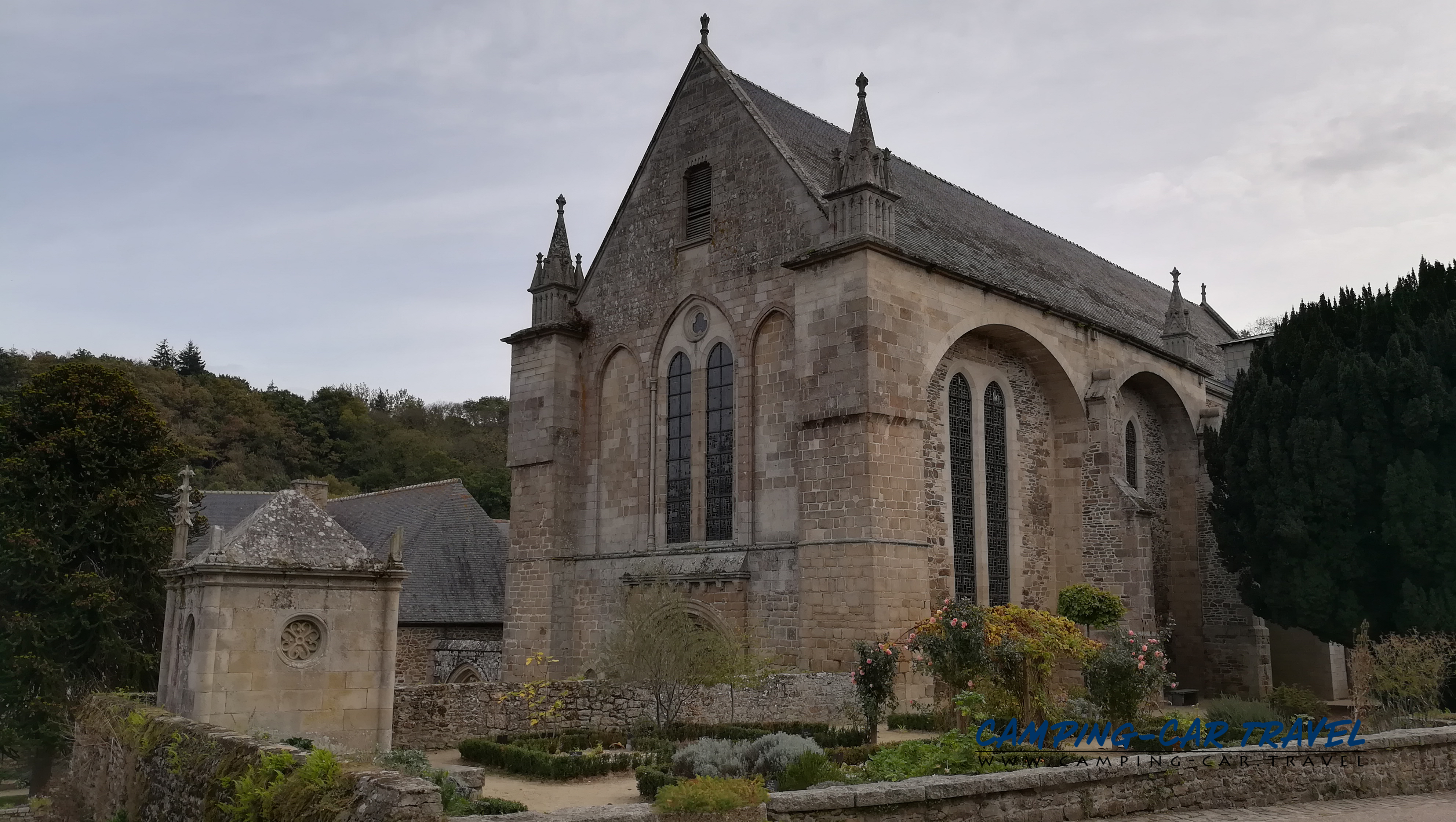 aire services camping car Léhon Dinan Côte-d'Armor Bretagne