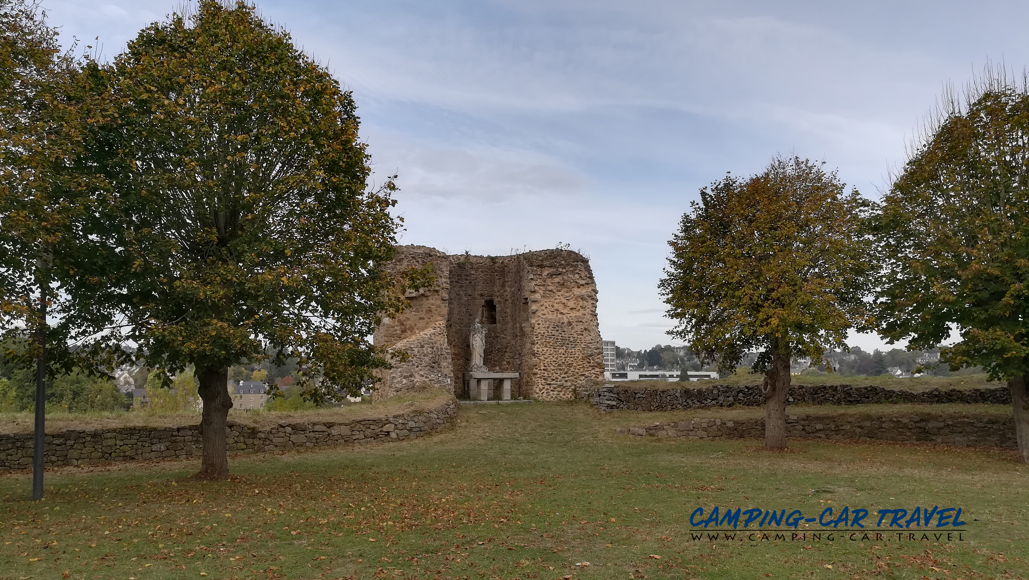 aire services camping car Léhon Dinan Côte-d'Armor Bretagne