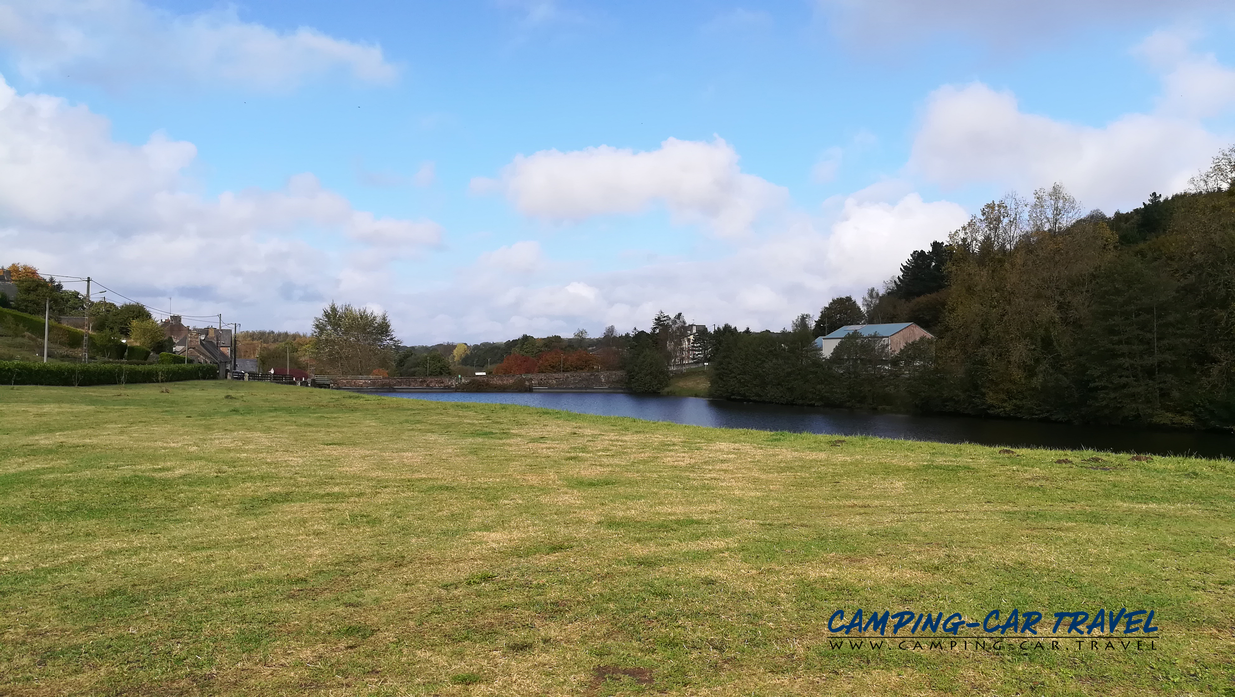 aire services camping car Le Pas Lanfains Côtes-d'Armor Bretagne