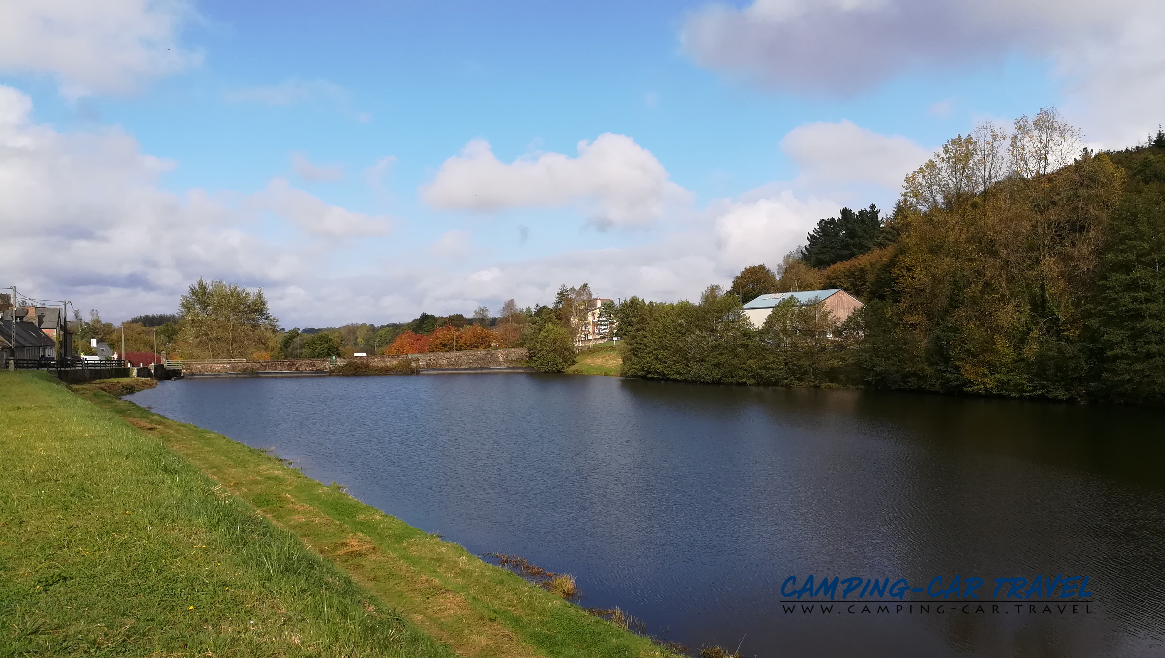 aire services camping car Le Pas Lanfains Côtes-d'Armor Bretagne