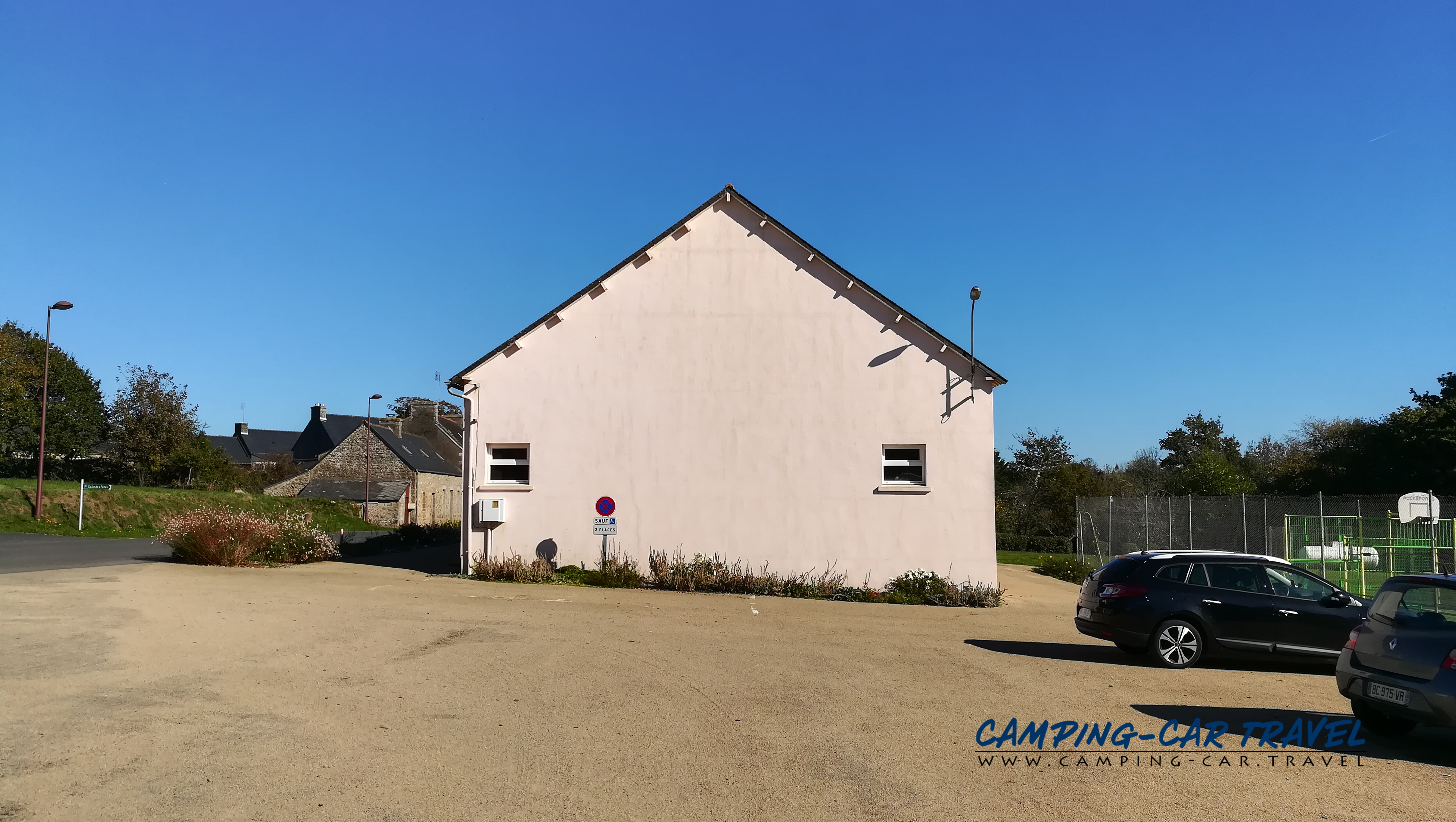 aire services camping car Maël-Pestivien Côtes-d'Armor Bretagne