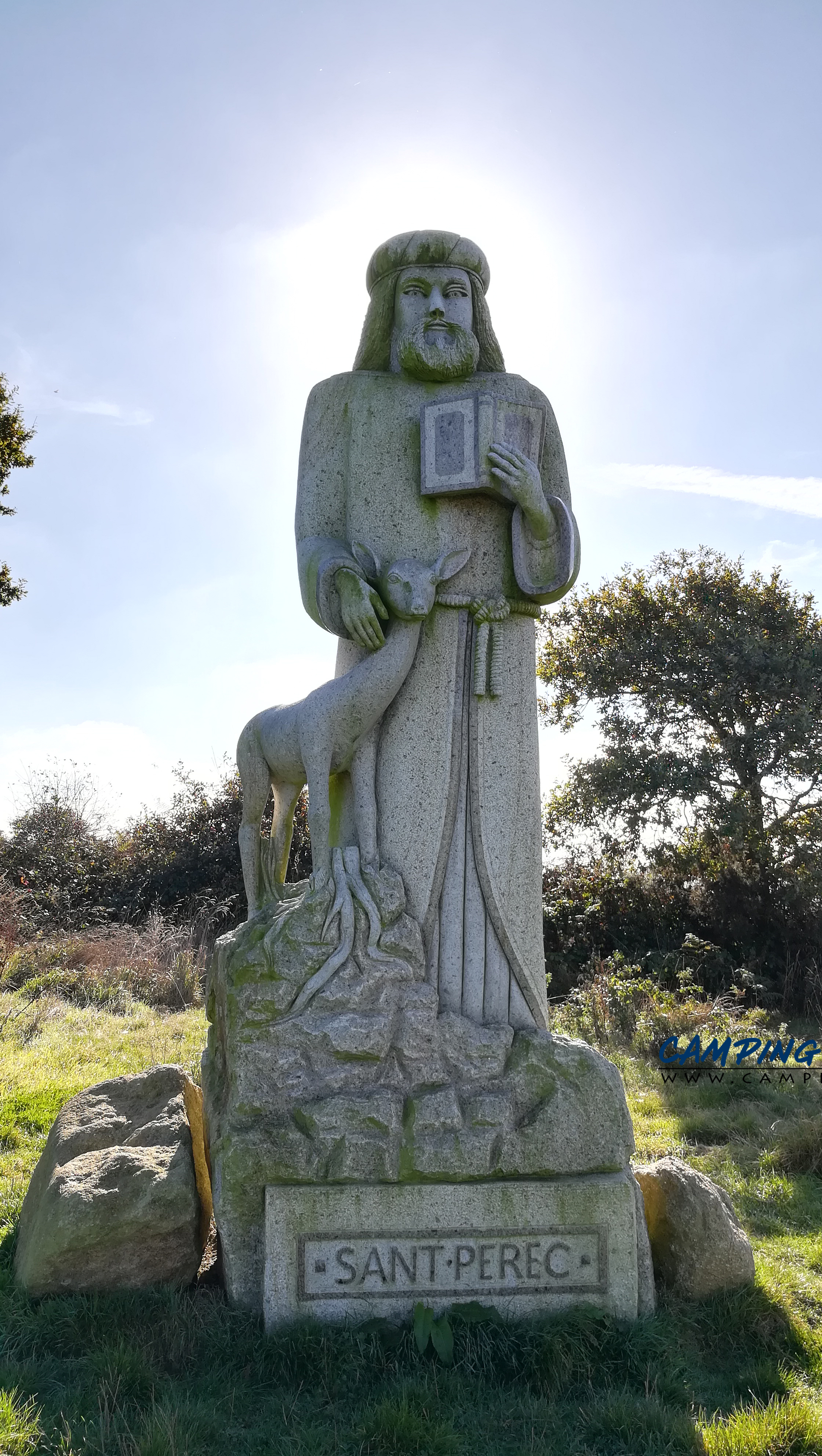 statues la vallée des saints colline de Quenequillec Finistère Bretagne