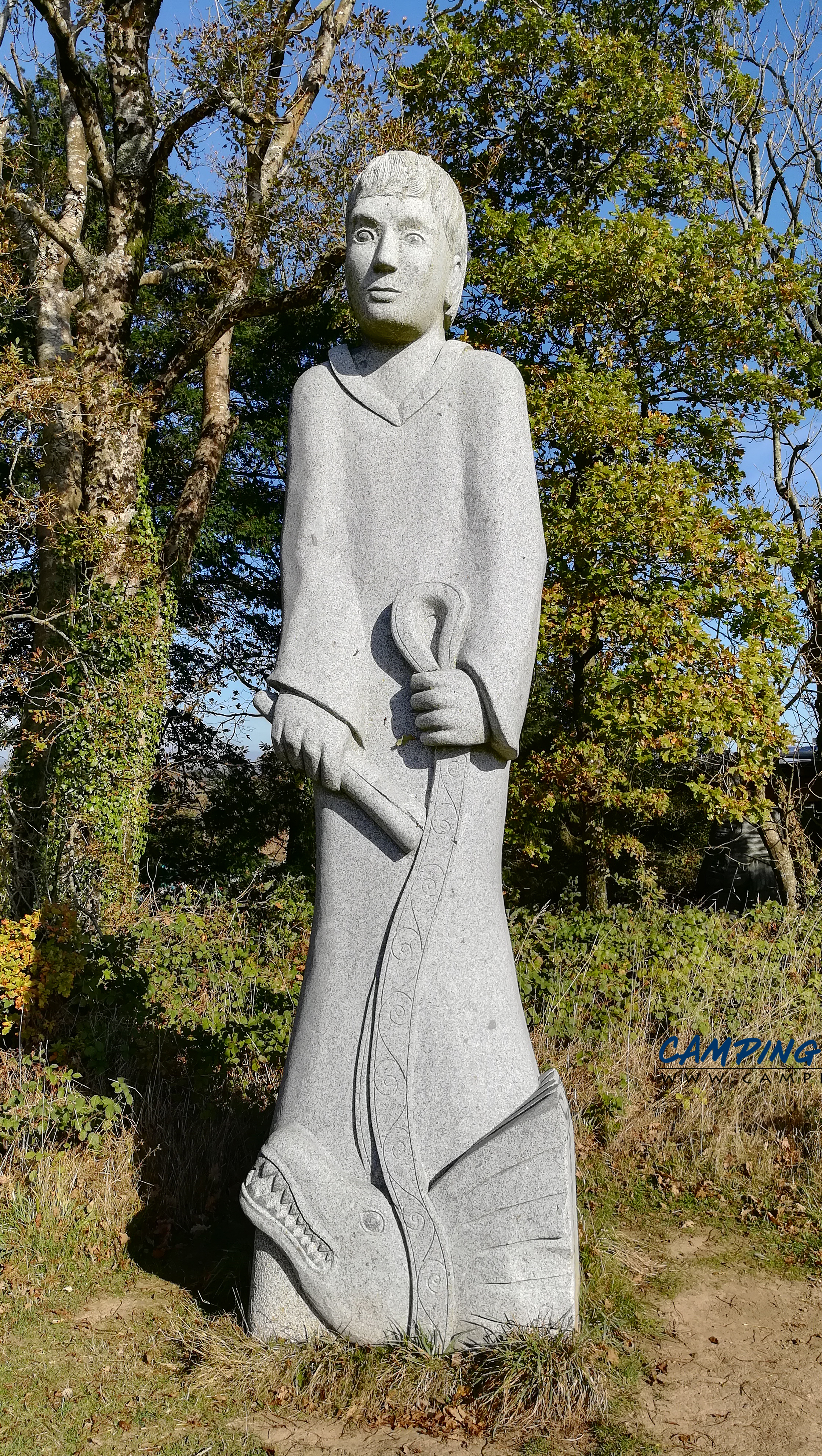 statues la vallée des saints colline de Quenequillec Finistère Bretagne