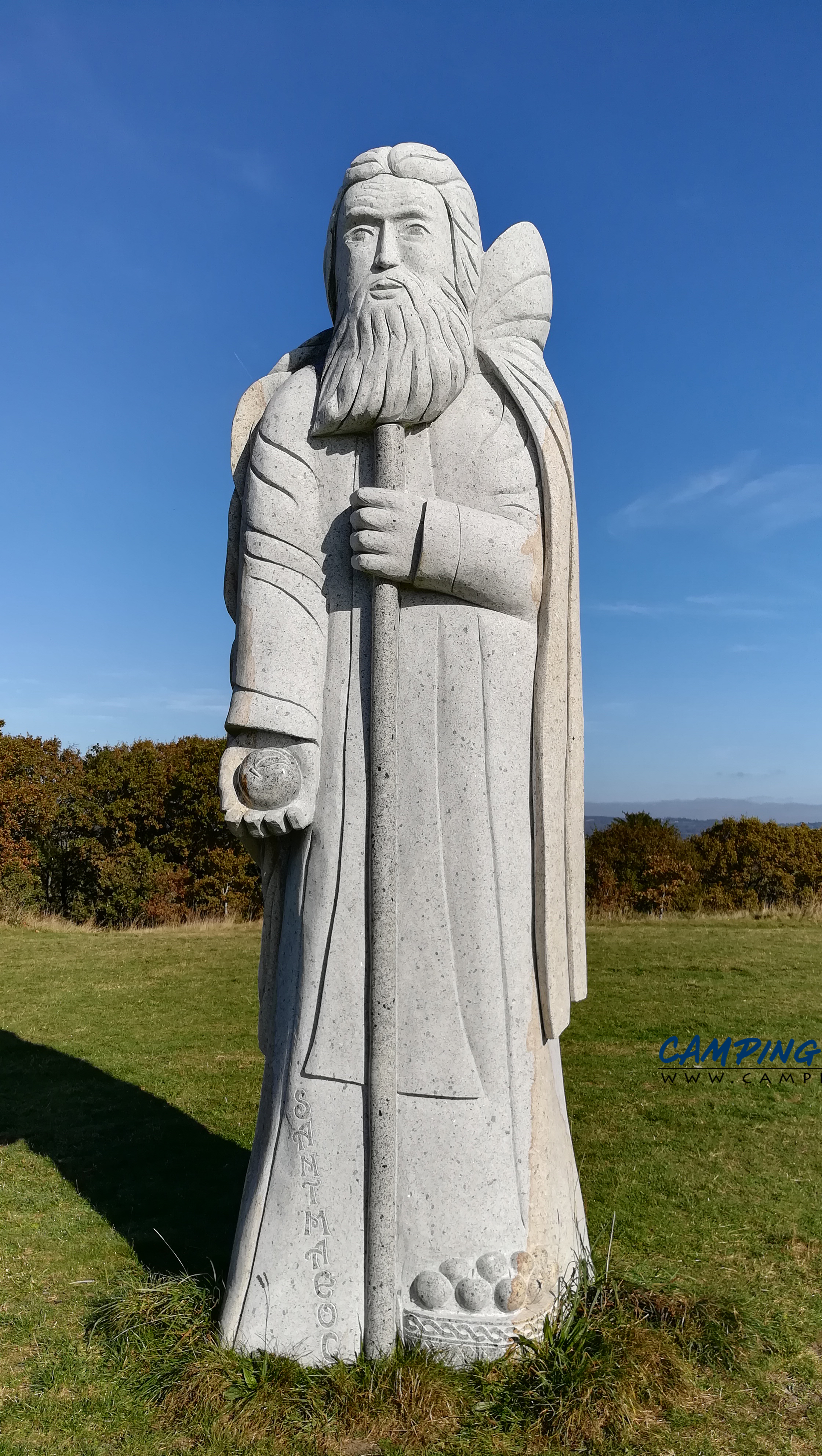 statues la vallée des saints colline de Quenequillec Finistère Bretagne