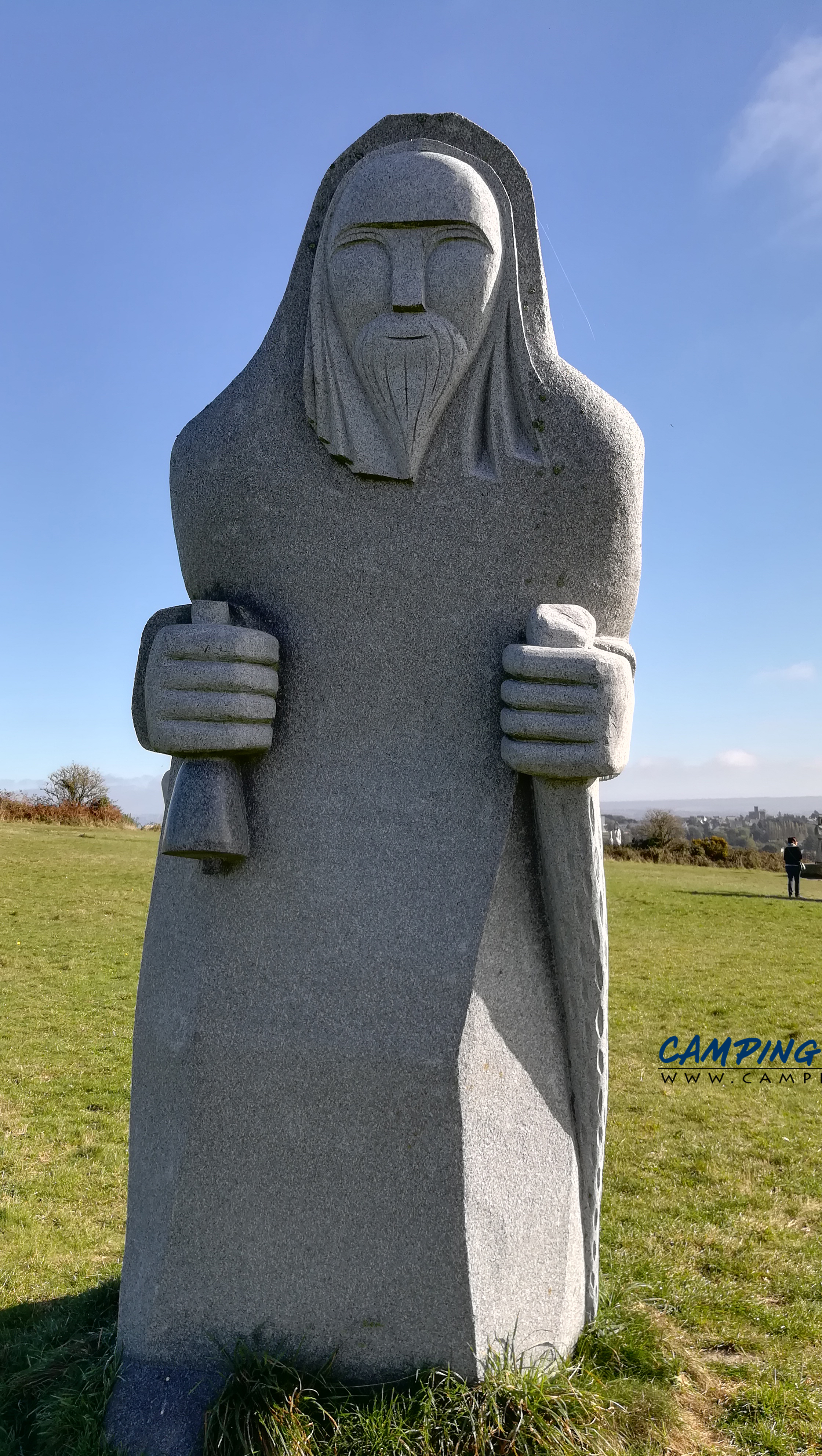 statues la vallée des saints colline de Quenequillec Finistère Bretagne