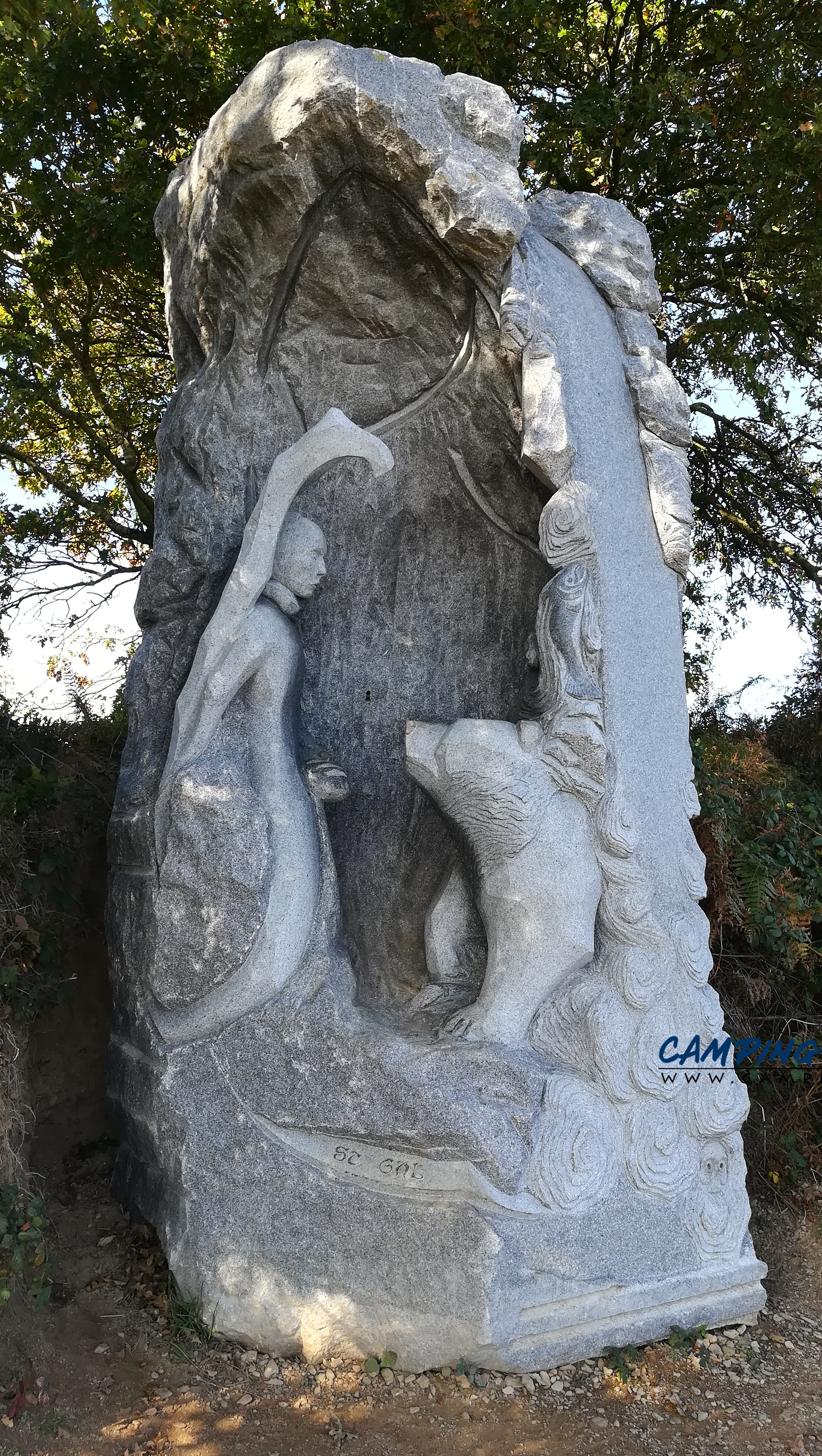 statues la vallée des saints colline de Quenequillec Finistère Bretagne