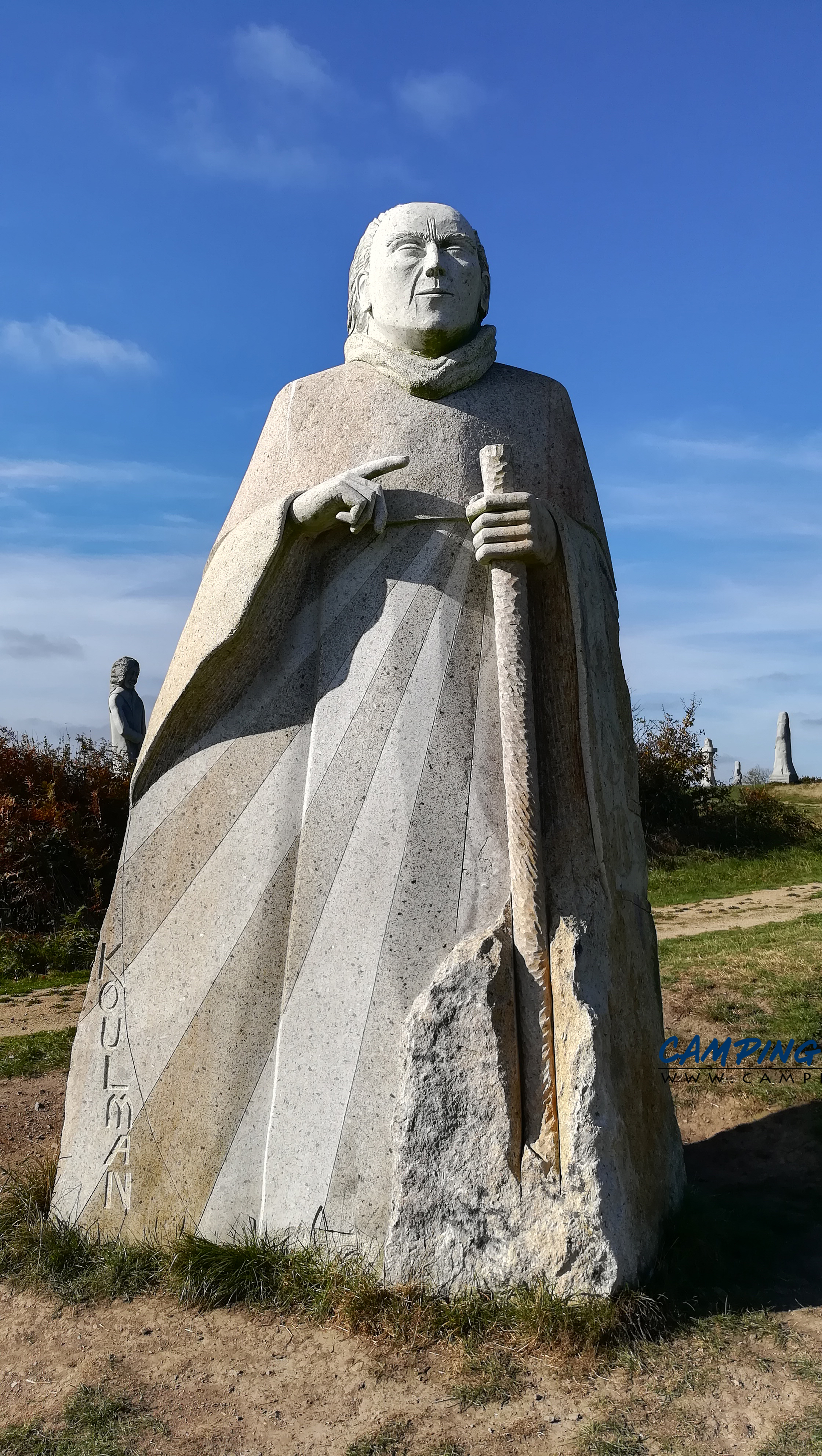 statues la vallée des saints colline de Quenequillec Finistère Bretagne