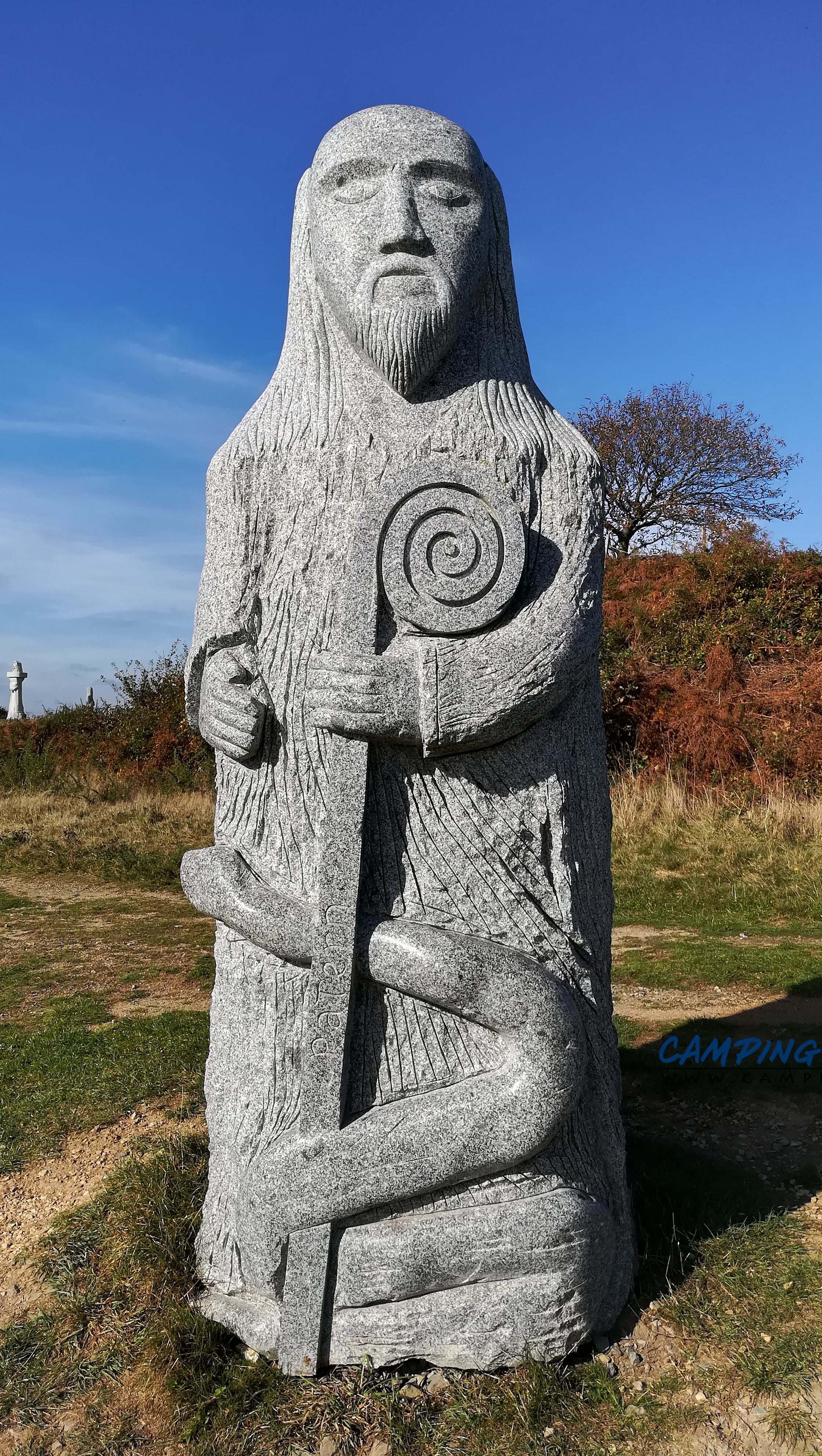 statues la vallée des saints colline de Quenequillec Finistère Bretagne