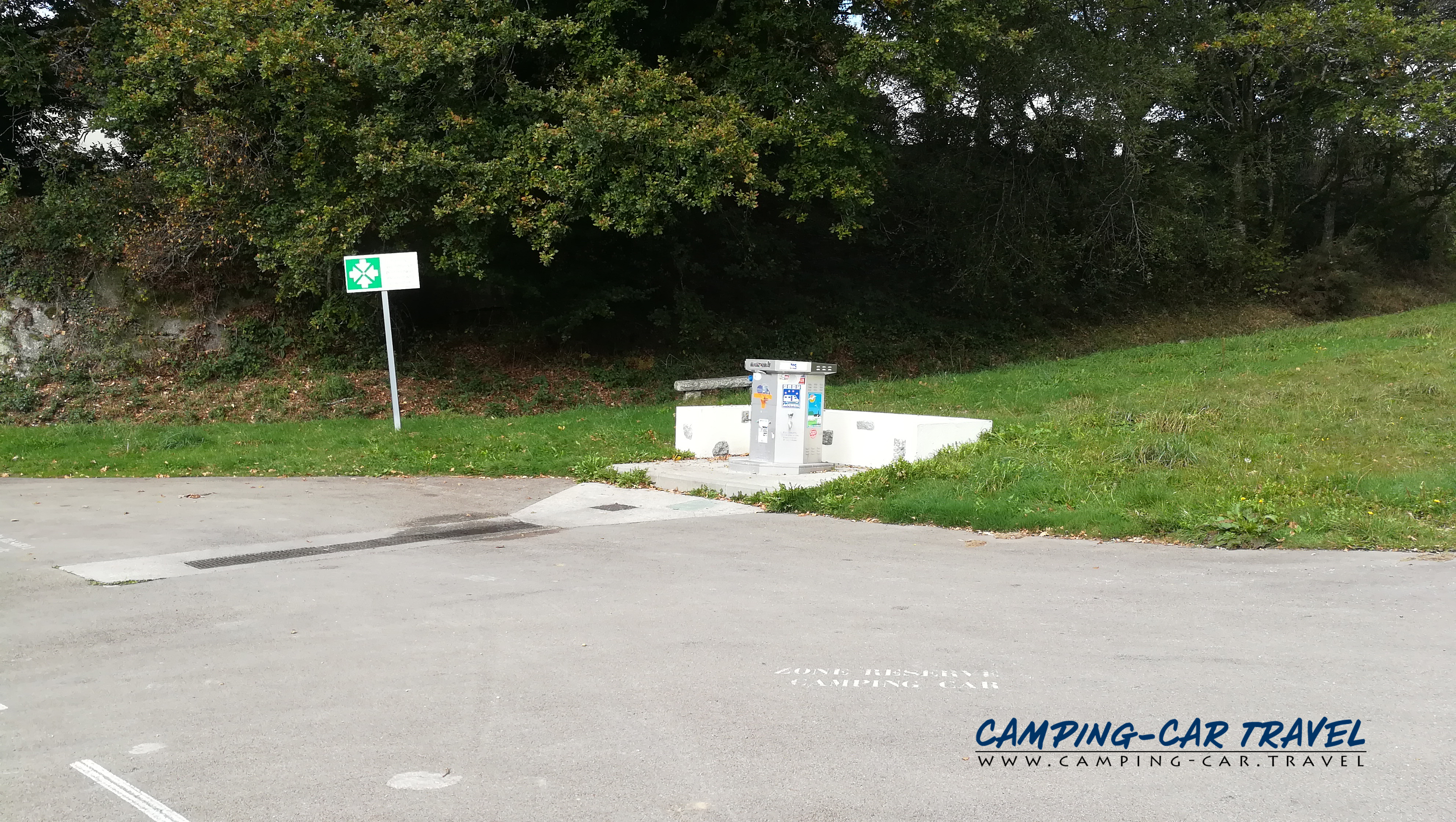 aire services camping car Huelgoat Finistère Bretagne