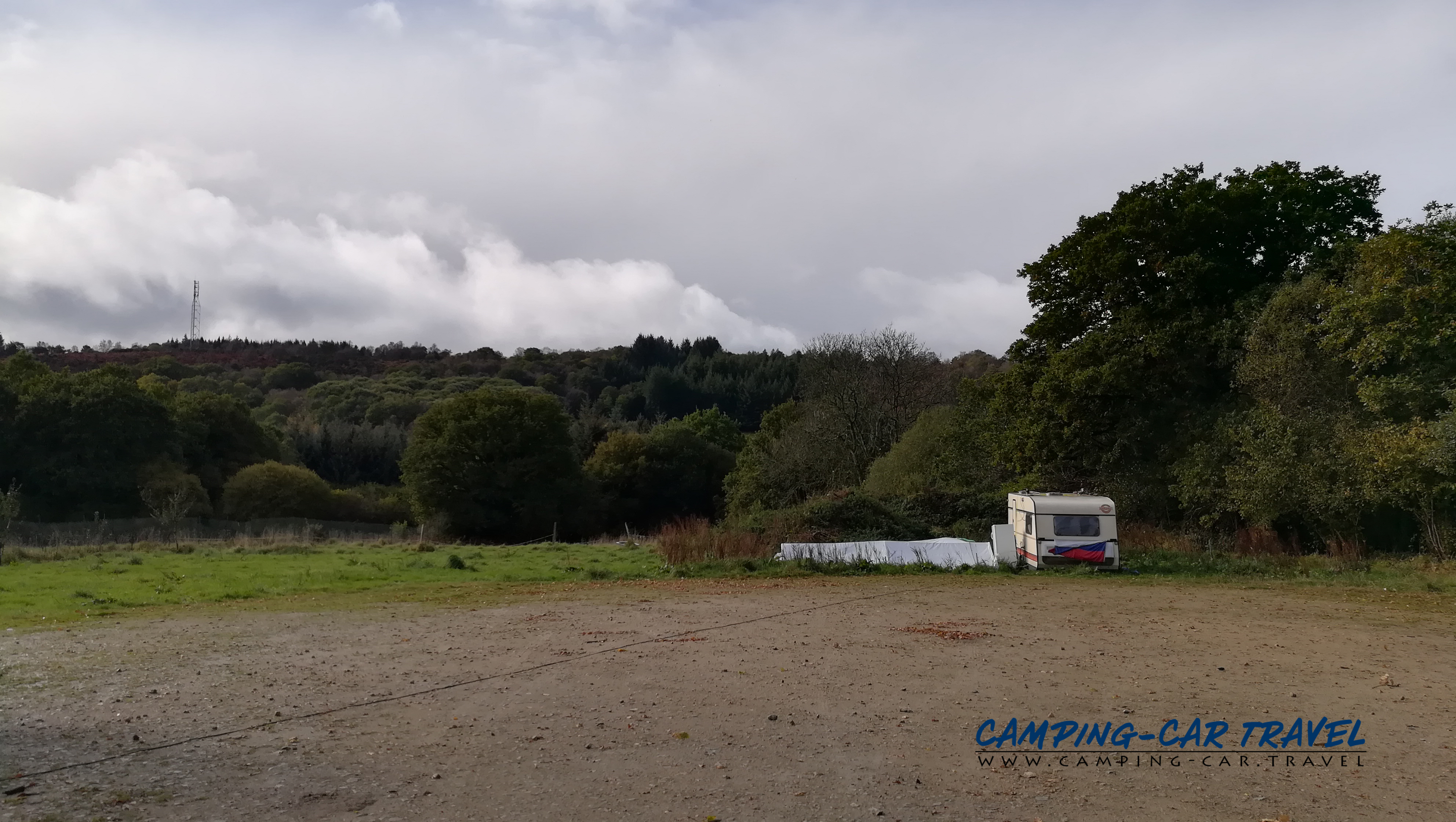 aire services camping car Saint-Rivoal Finistère Bretagne