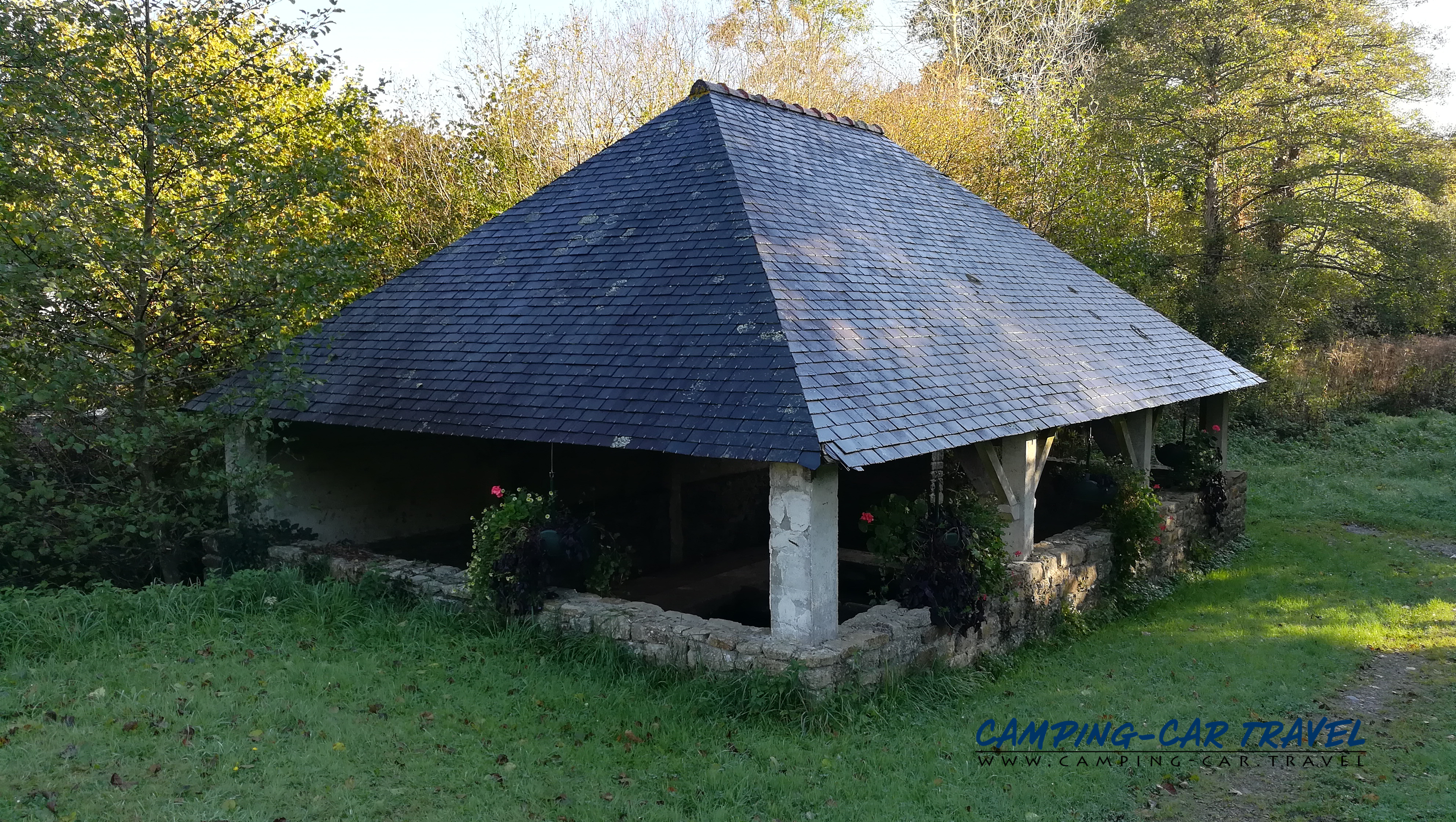 aire services camping car Lopérec Finistère Bretagne