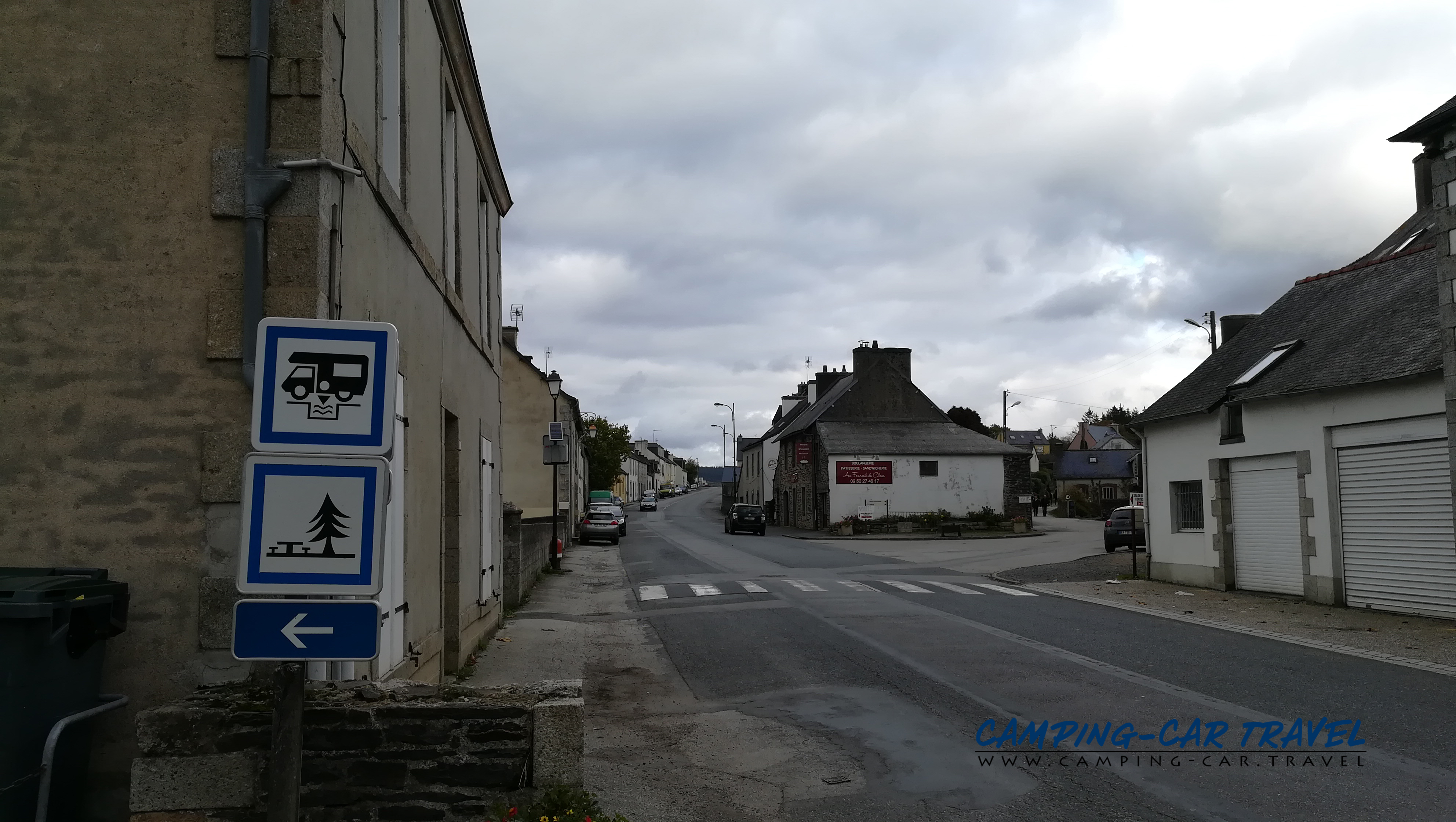 aire services camping car Brasparts Finistère Bretagne