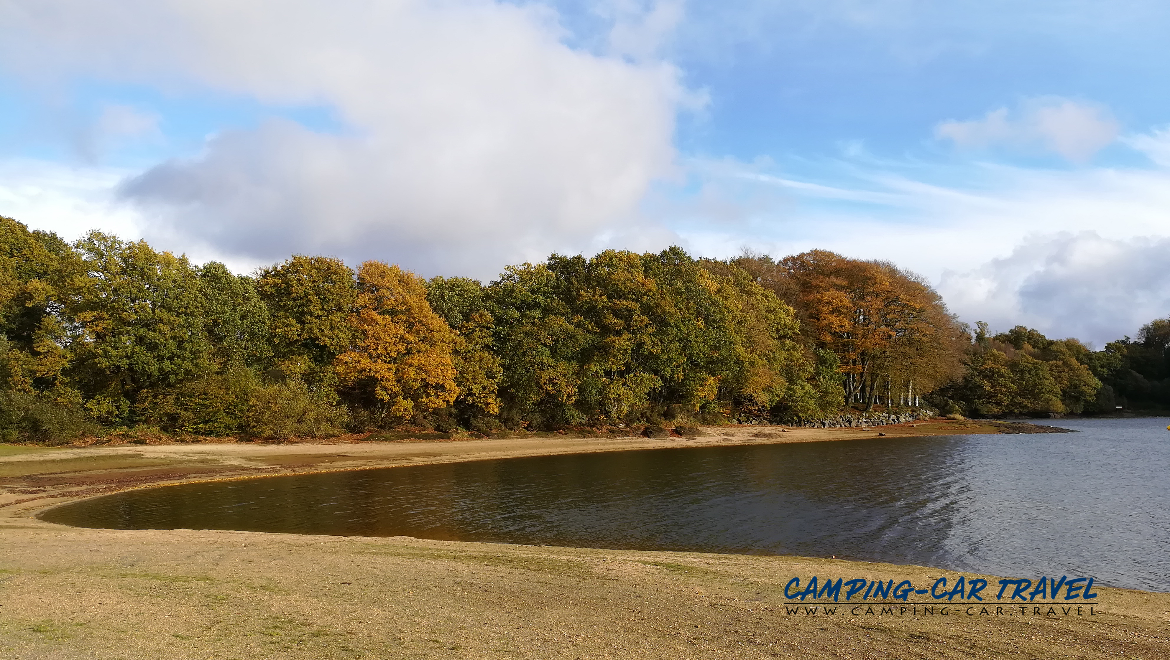 aire de services camping cars Glomel Côtes-D'Or Bretagne