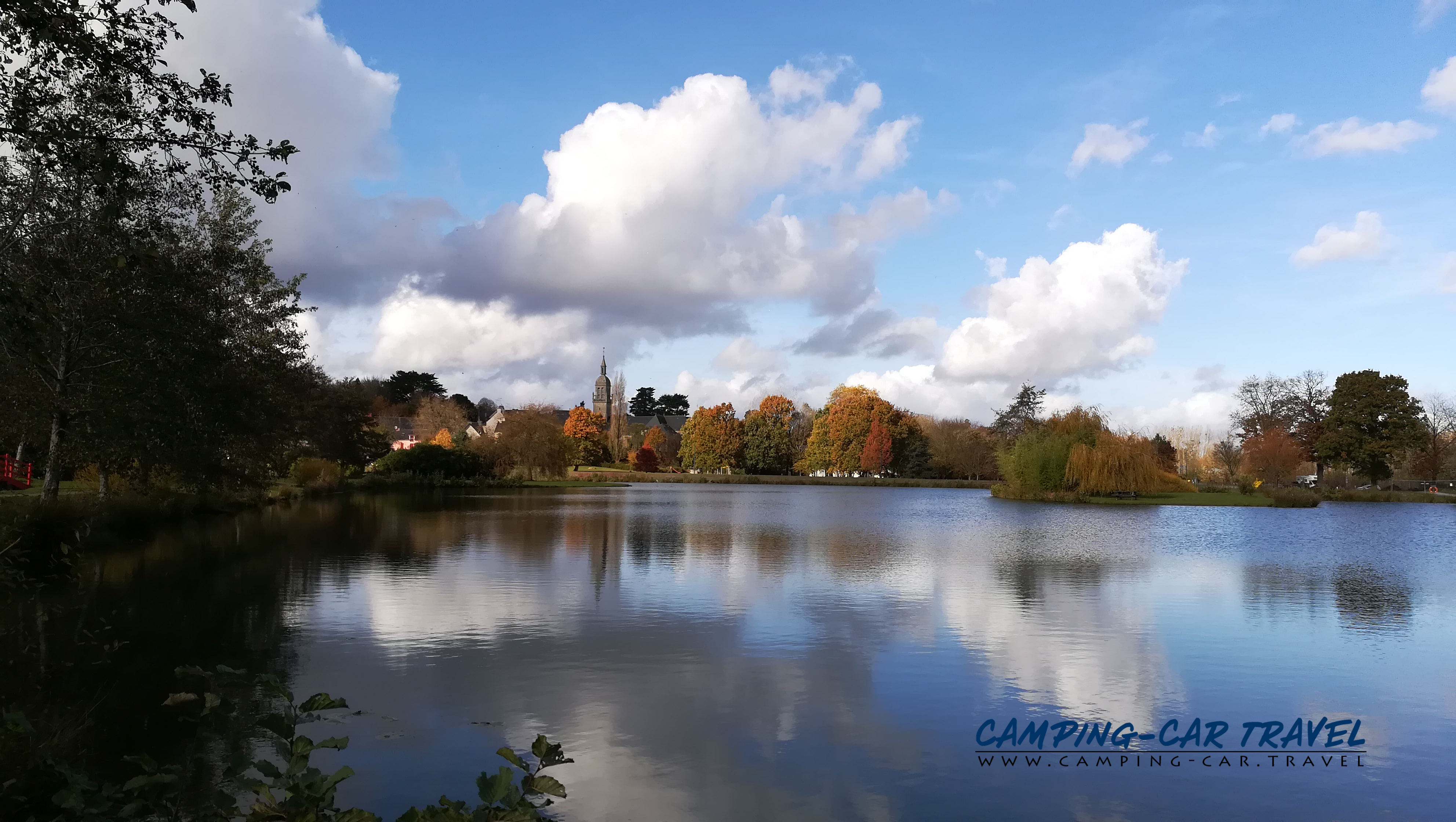 aire de services camping-cars Saint-Caradec Côtes-d'Armor Bretagne