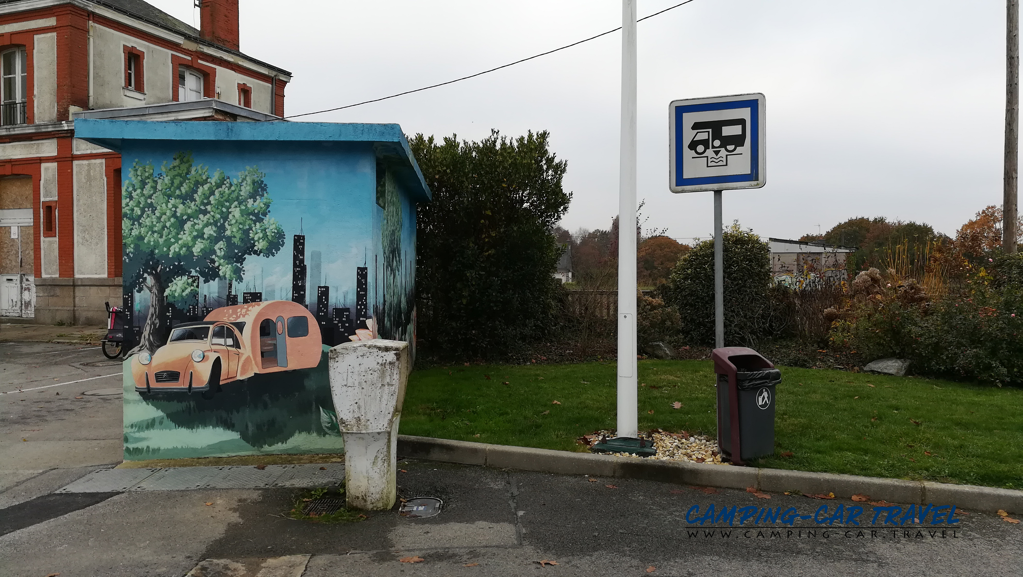 aire services camping car Loudéac Côtes-d'Armor Bretagne